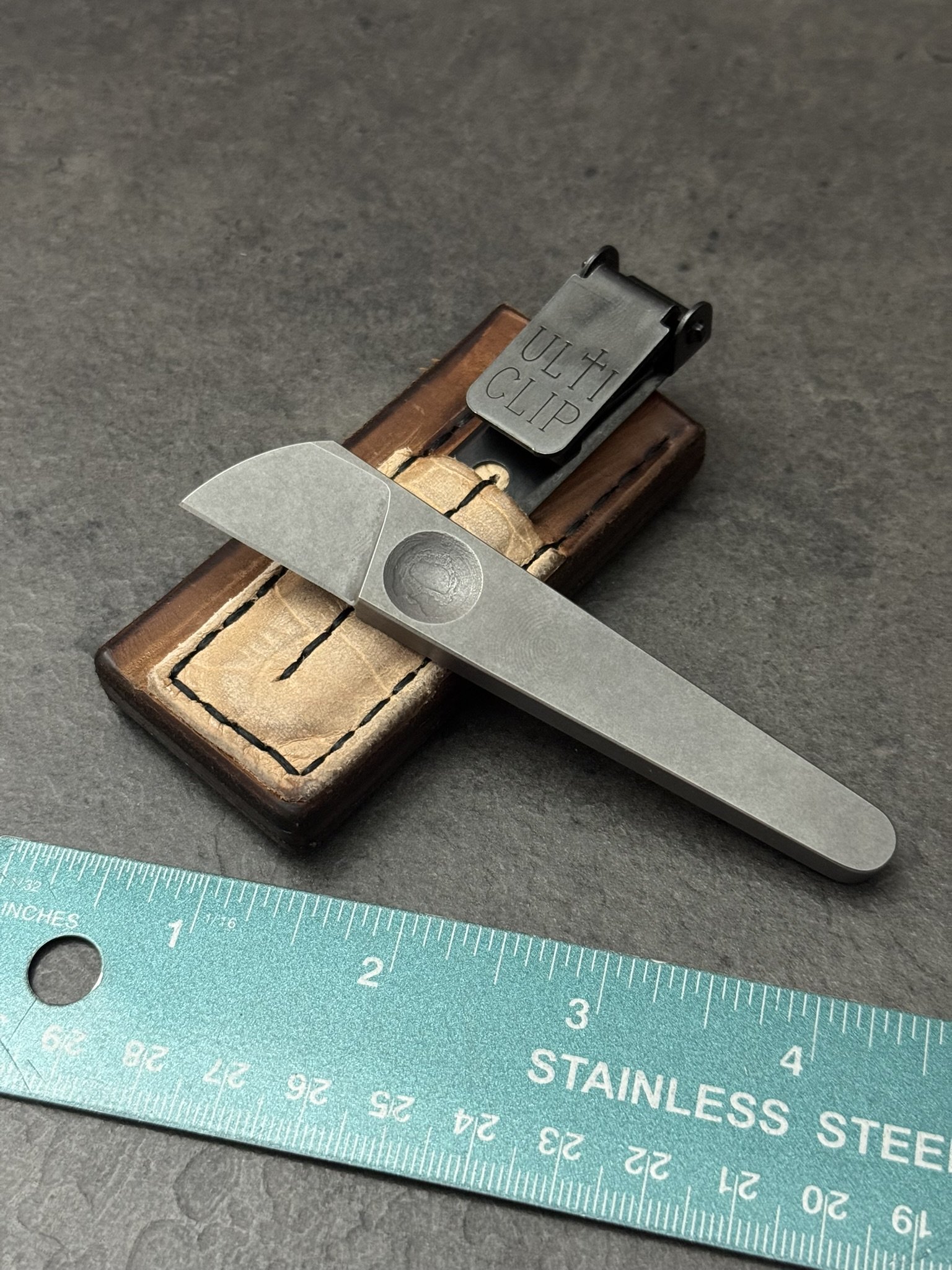 THE 1 Inch EDC: Stonewash Finish, Dimple Thumb Groove, and a Handmade Leather Pocket Sheath