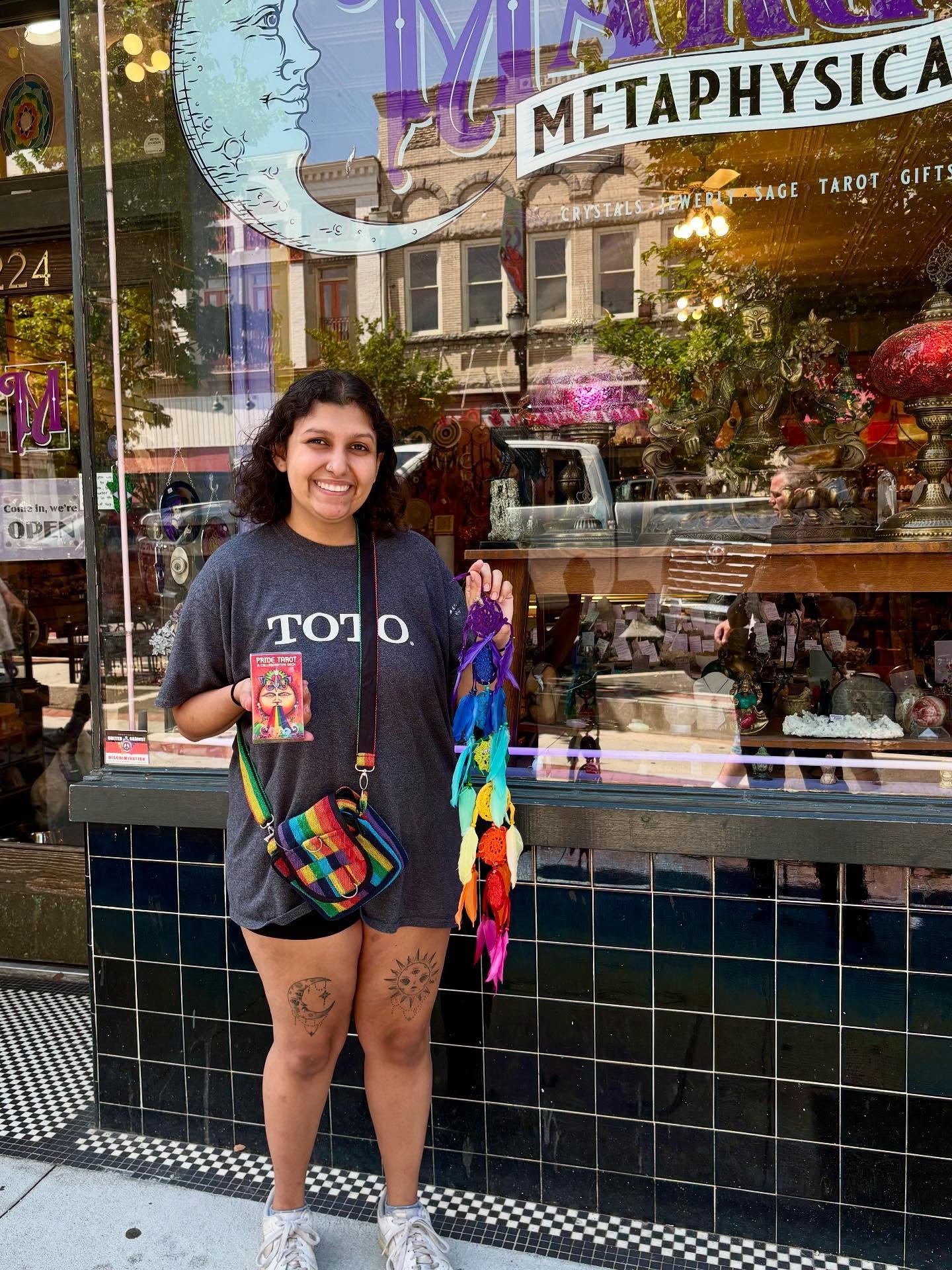 🏳️&zwj;🌈Happy Pride Month! 🏳️&zwj;🌈 Don't miss out on tomorrows Pride parade downtown at 5pm! Come hang out, support your favorite small downtown businesses, and celebrate pride! 🌈 
Love you guys! 💜

#athensgeorgia #gemstones  #healingenergy #a