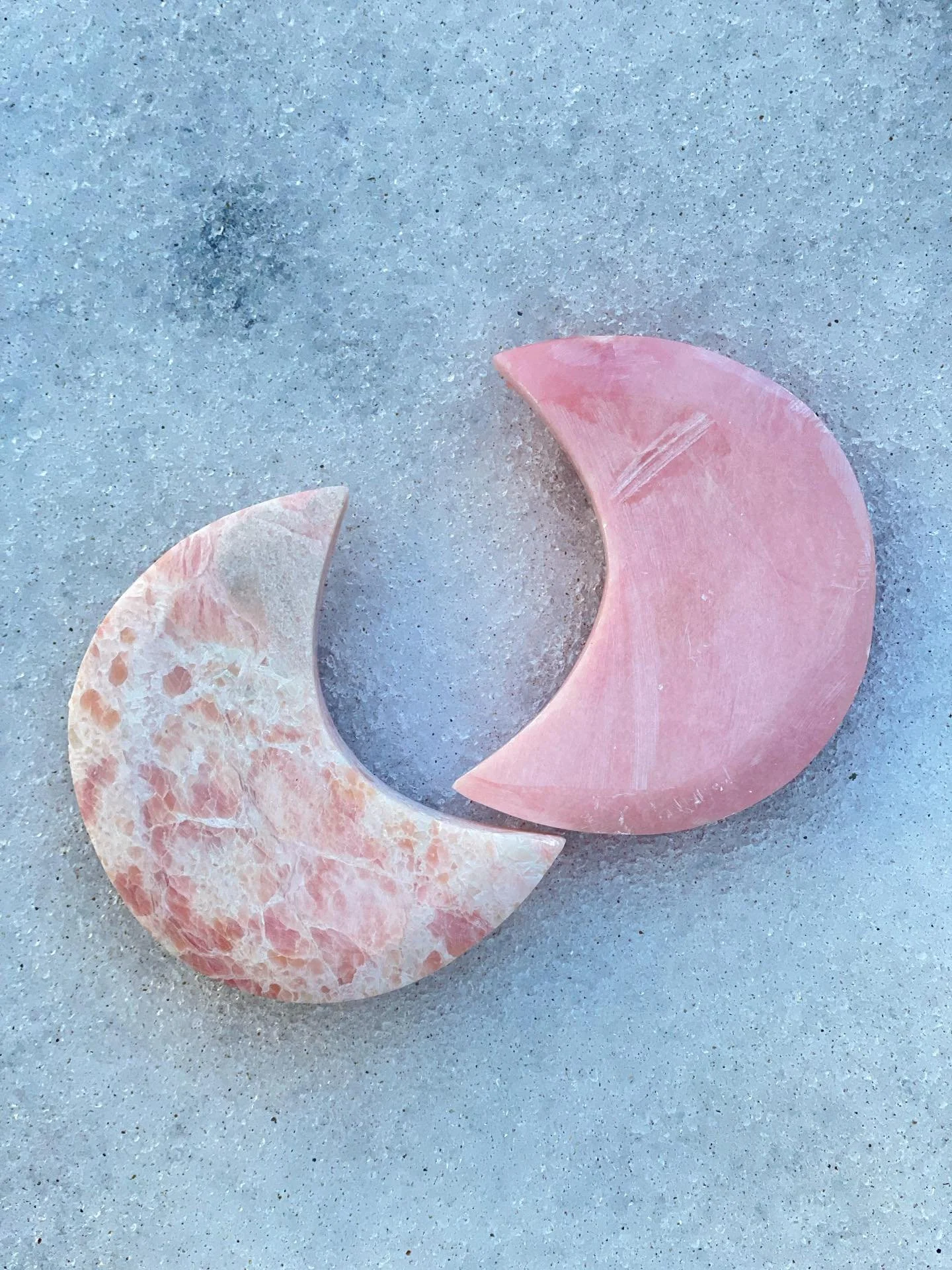 The moon on Valentine&rsquo;s Day is a waning crescent,
And we have the PERFECT pink amethyst moons for it! 🌘

Pink amethyst is a great stone for emotional healing and activating the heart chakra for inviting compassion and deeper relationships💘

T