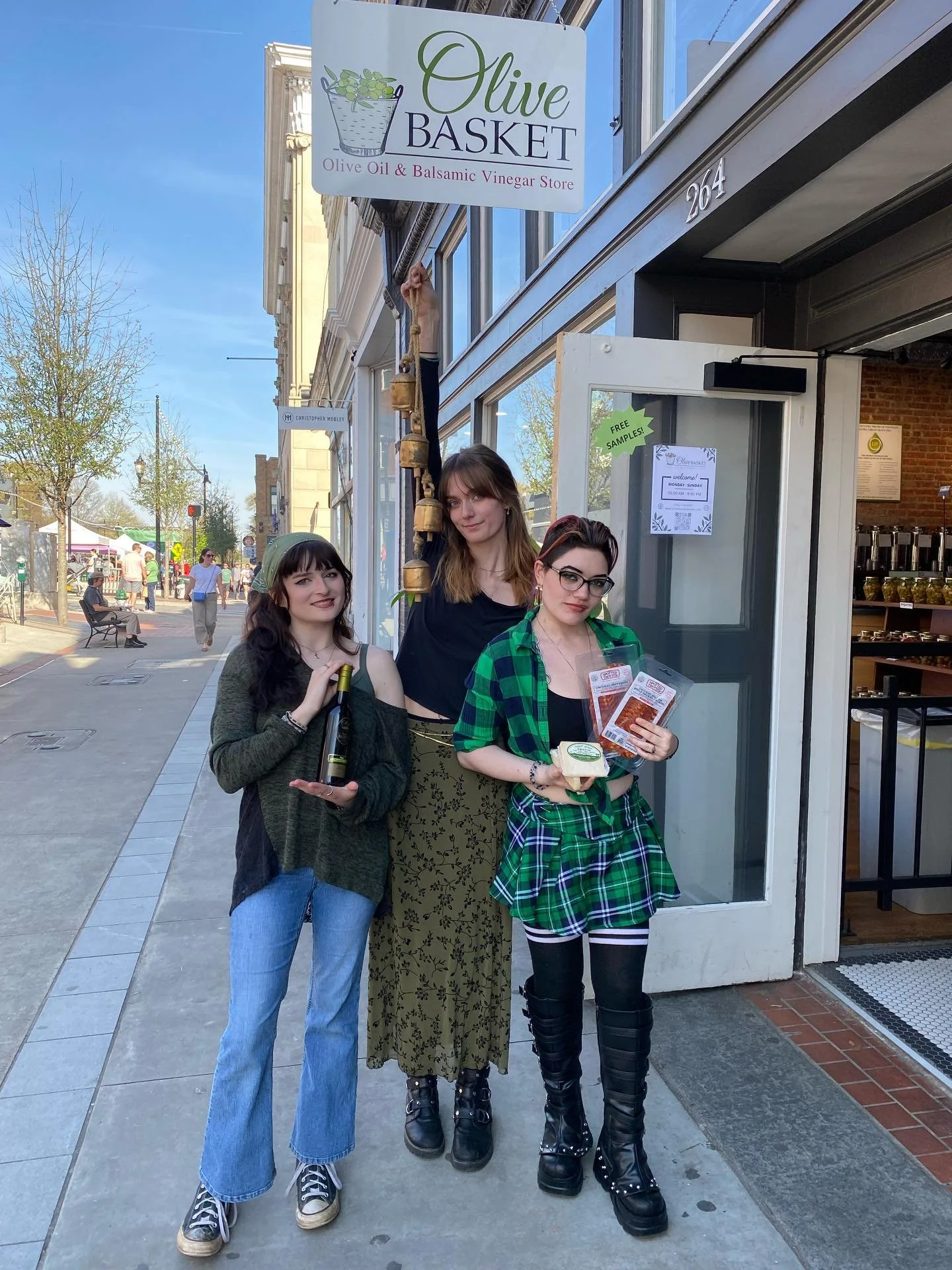 Y&rsquo;all might&rsquo;ve seen them on the strip, but we&rsquo;d like to extend an official welcome to our new neighbors @olivebasketathens 🫒!!!

Some of you might ALSO recognize those bells, since they came from yours truly, Margo&rsquo;s 😈 and i