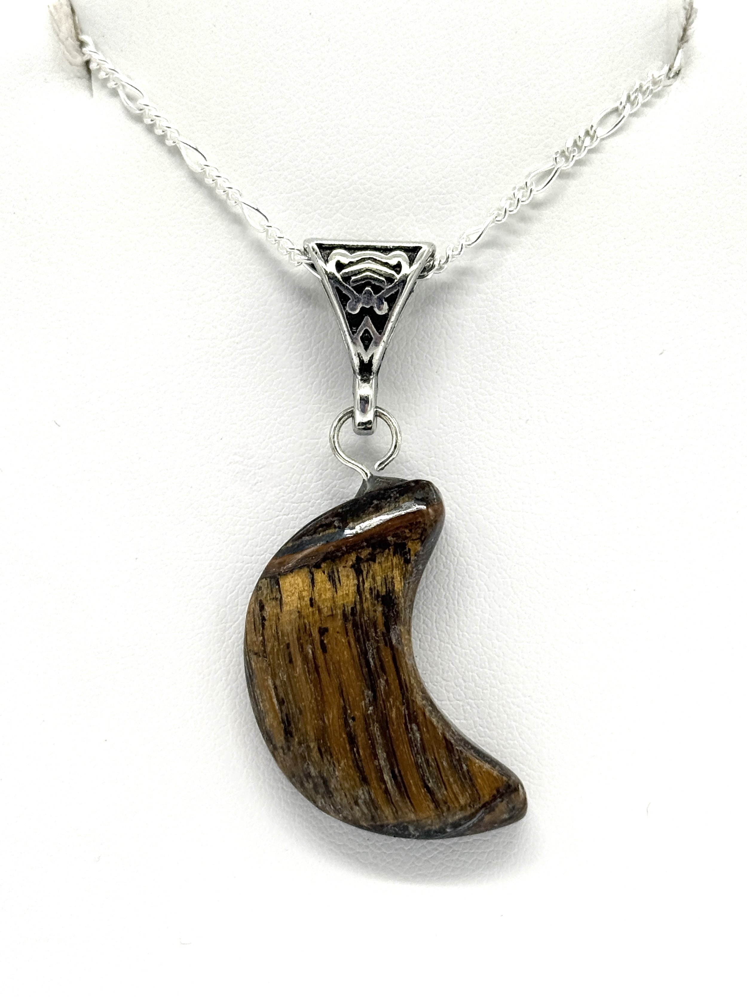 tigerseye moon pendant 1.jpg