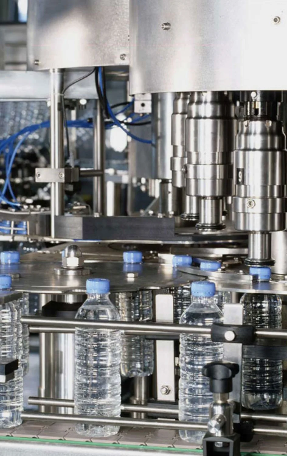 Bottle capping machine