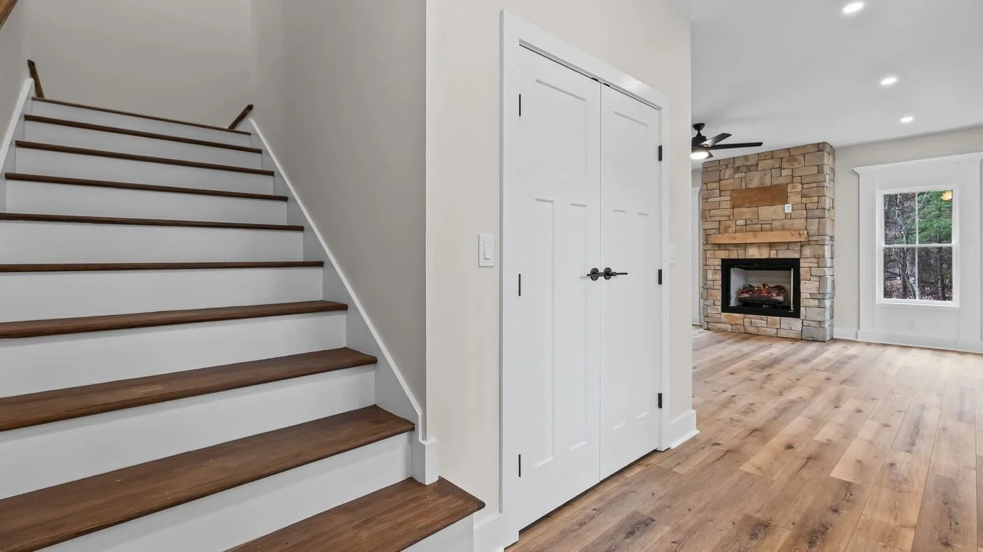 Welcome to the Whitetail Springs III plan by @paragonhomeplans 
✅ Welcoming foyer with plenty of home storage
✅ Cozy living space
✅ Gorgeous dining for a growing family 
✅ Efficient kitchen with views of back yard
📝 Extra credit&hellip; Massive walk