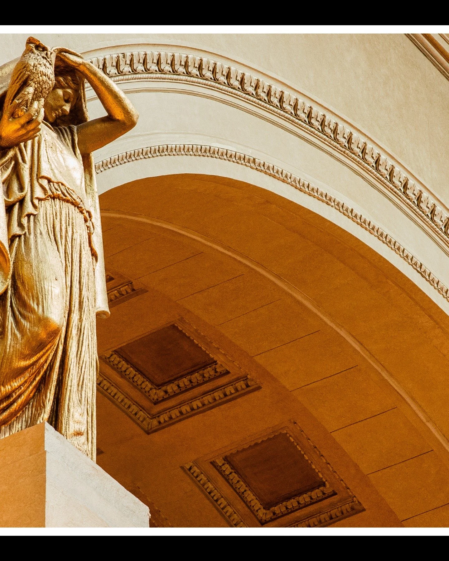 Stay tuned for really great event posts! I worked on this lovely event for the 2nd year in a row and i'm so excited to share more with you all soon.

Photo credit 📸 : @bekingmedia
#neise_design #gala #visualidentity #smallbusinessowner #eventdesign 