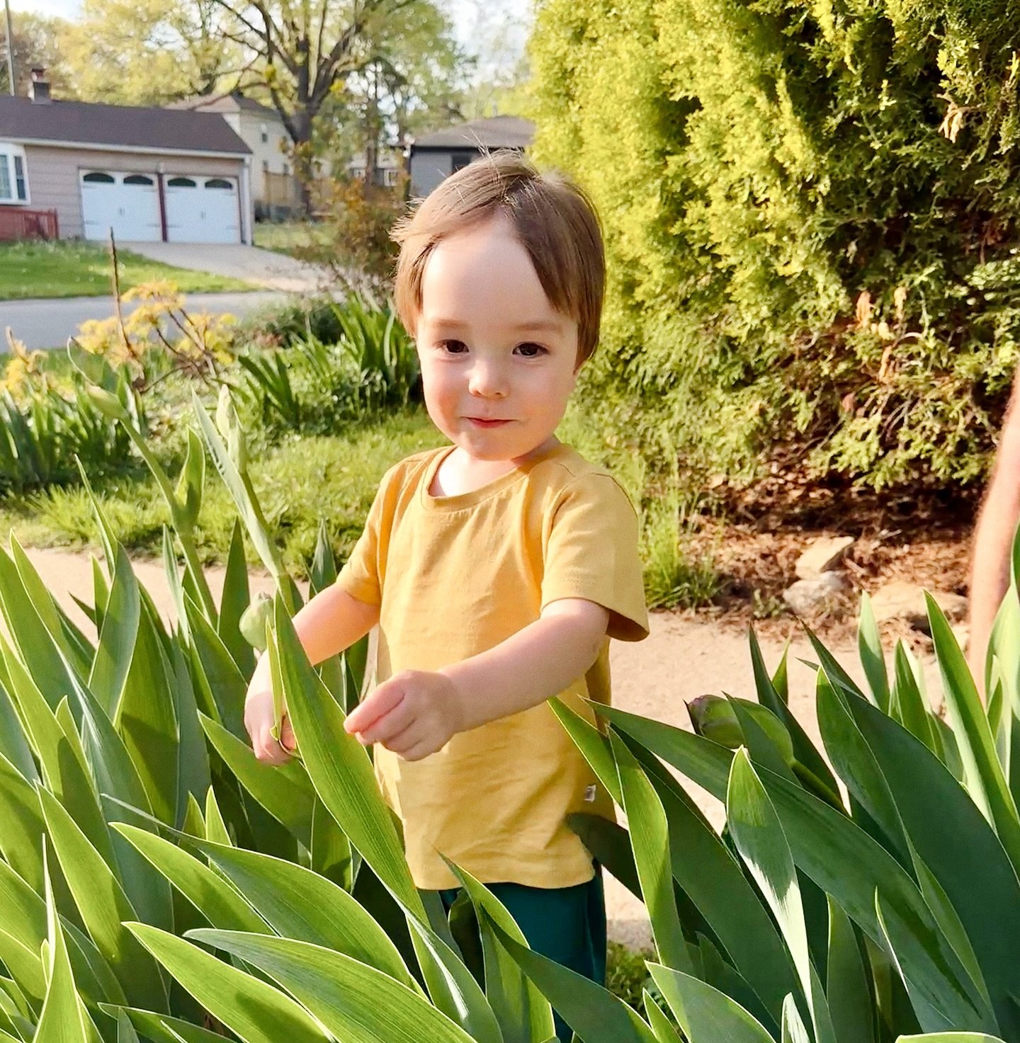 It’s true when they say having a child is like getting to experience the world for the first time all over again. I hope he always loves the outdoors as much as he does now. 🌎 #earthday