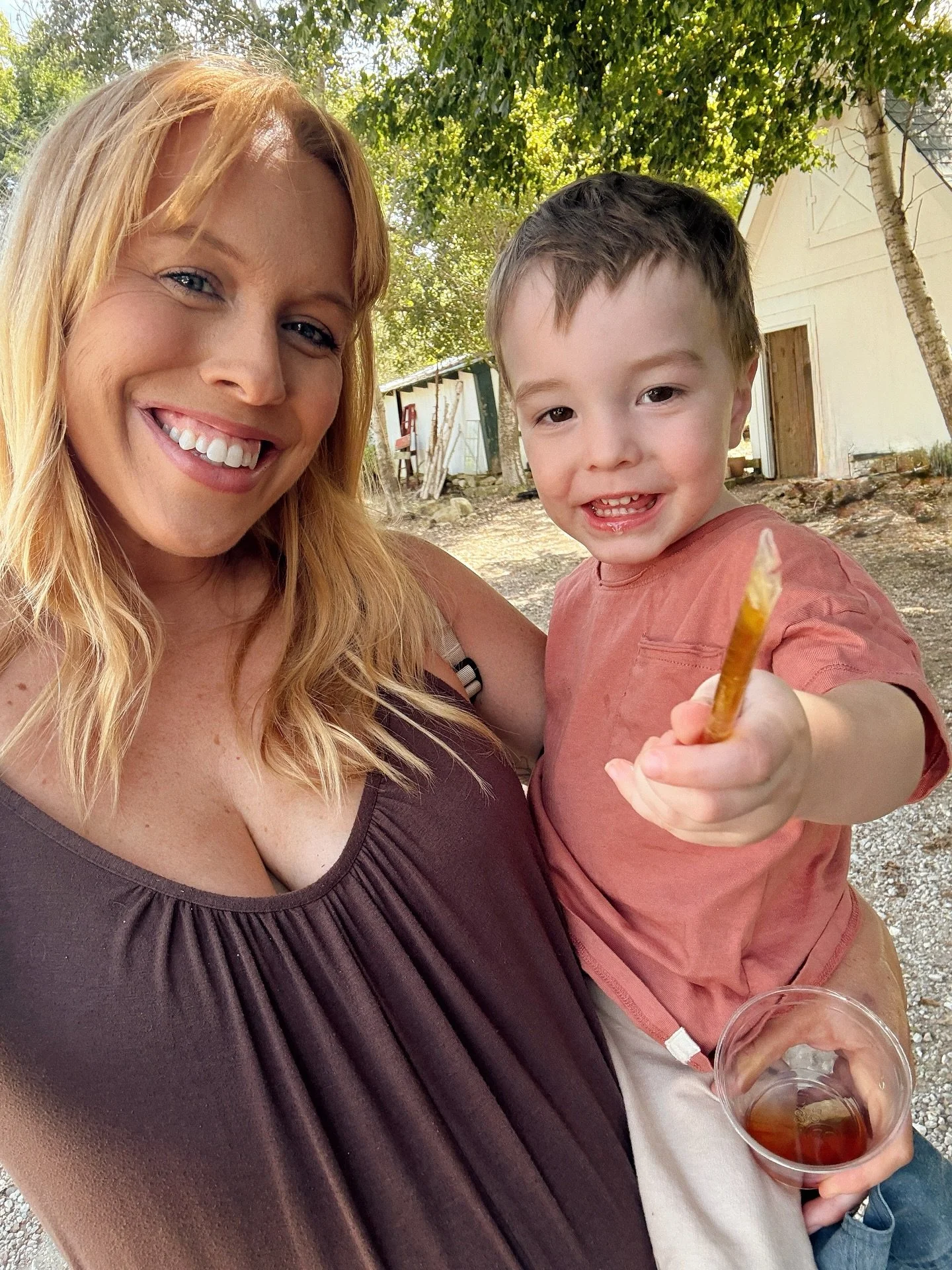 I was feeling ambitious this morning so Ford and I went on a date to @ciderhillfamilyorchard to collect sticks (big Stick Man phase) and have some sweet treats. I rewarded my very pregnant self with a brown sugar latter from @flatlandscoffeecompany a