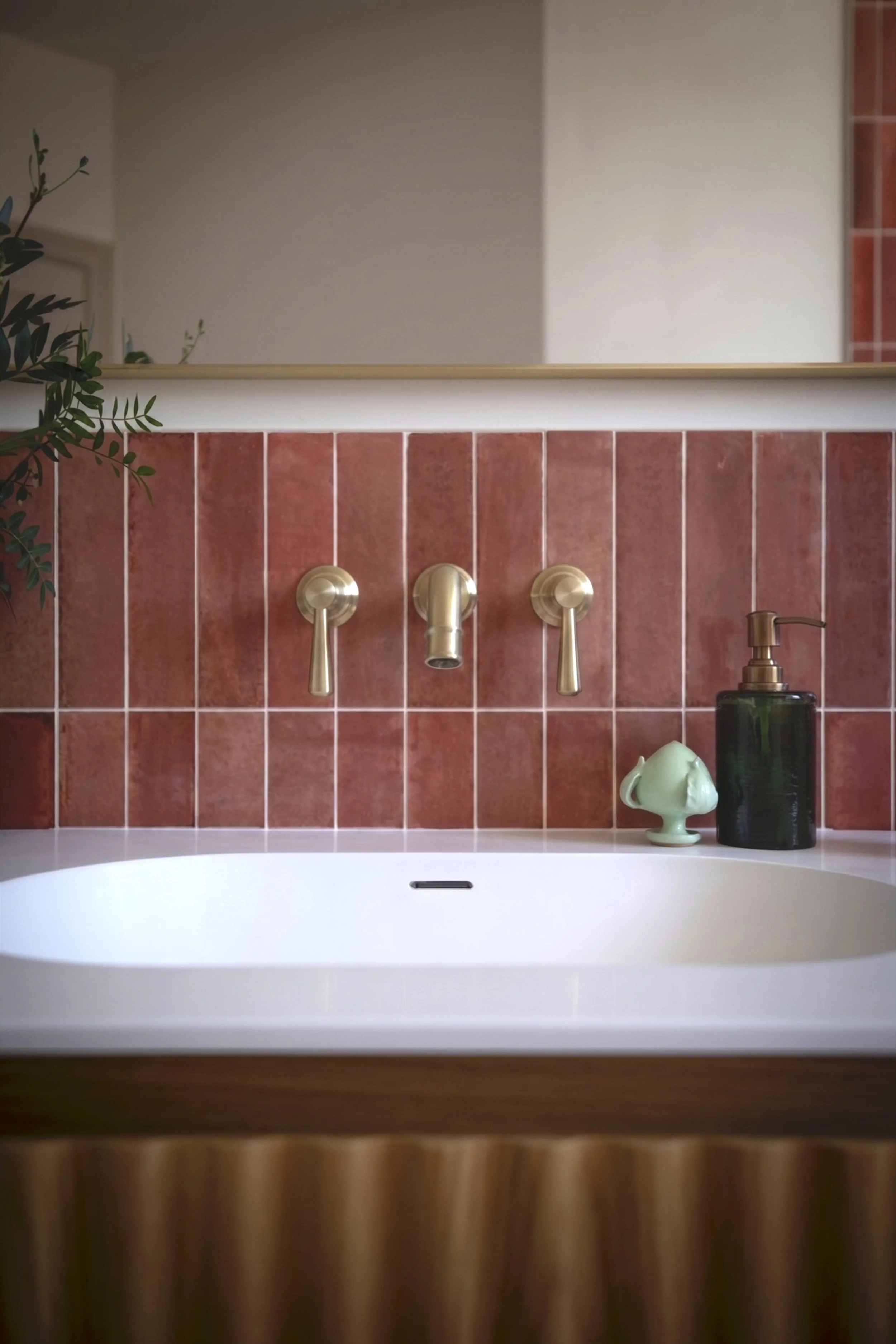 BeckyBathroom7.JPG