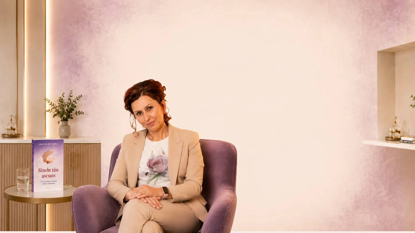 Cristina Betterelli prezentând masterclassul „Relația de iubire și rănile copilăriei”, despre relația cu mama și tiparele emoționale din relațiile de adult.