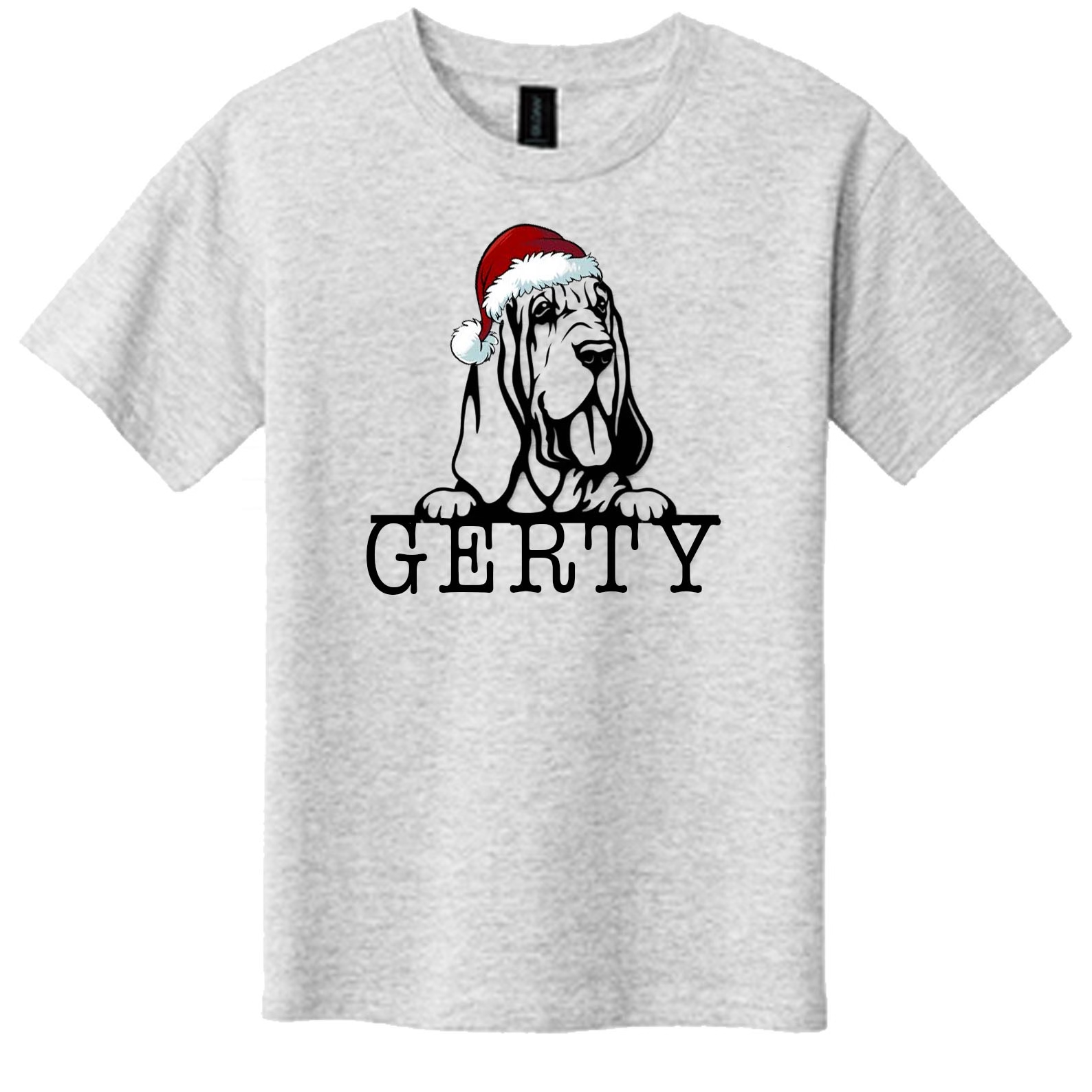 Celebrate the season and support a life-changing cause with the Gerty Holiday T-Shirt! Featuring a festive design of K9 Gerty, our scent discriminate bloodhound, this soft and comfortable unisex tee is perfect for dog lovers and advocates alike.

Det