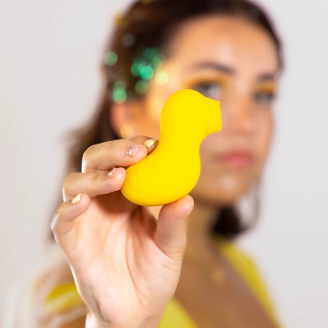 Lucky Duck Air Pulse Clitoral Suction Toy 10.png