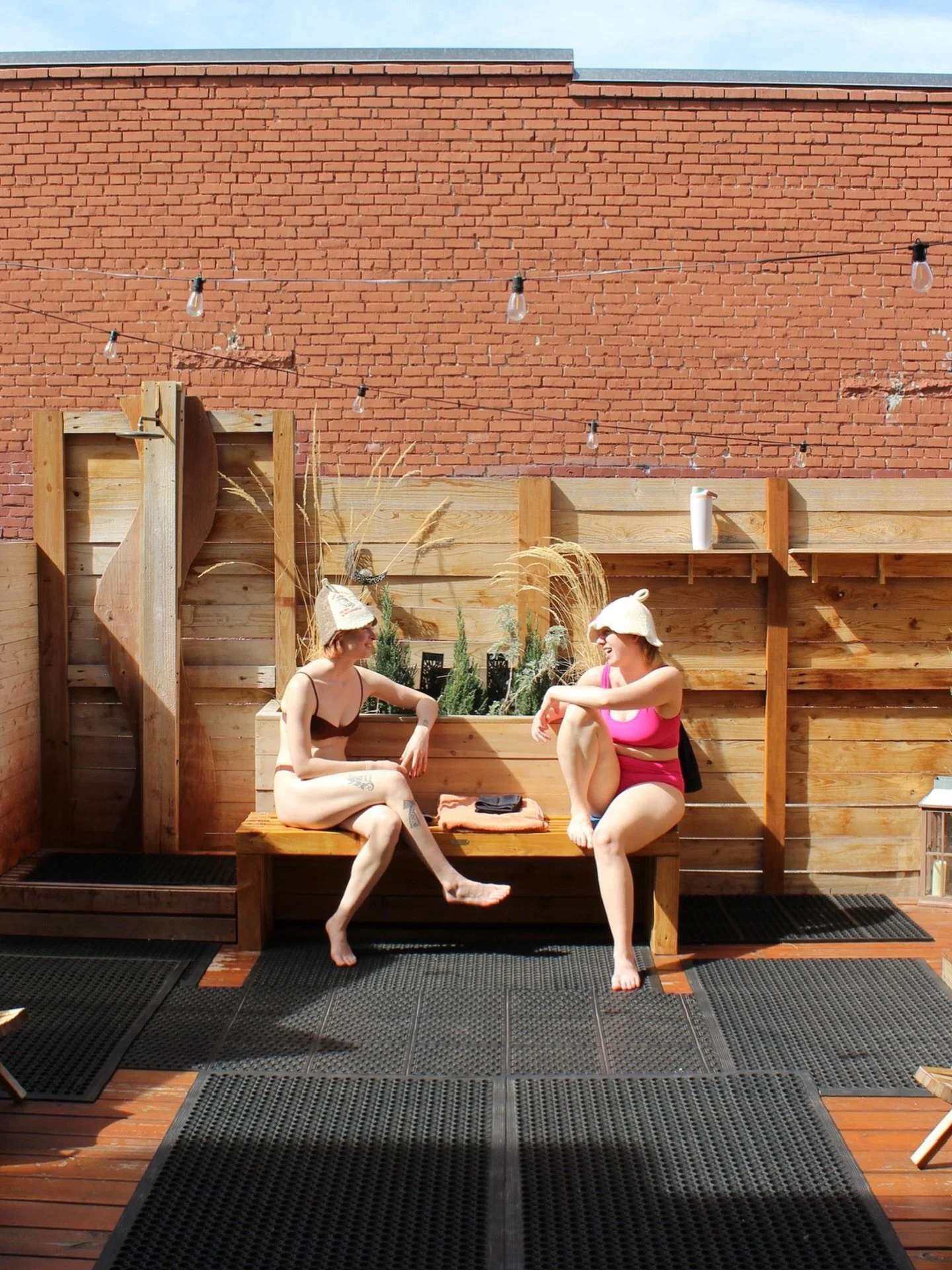 Just a couple of sauna fairies soaking up the sun! 🧚 

Our garden sauna is a lovely spot to unwind &amp; meet new friends! 

If it&rsquo;s feeling too toasty to enjoy a sauna, come enjoy our garden patio and a cold plunge! 🦋💧 

🌼Wishing you a bea