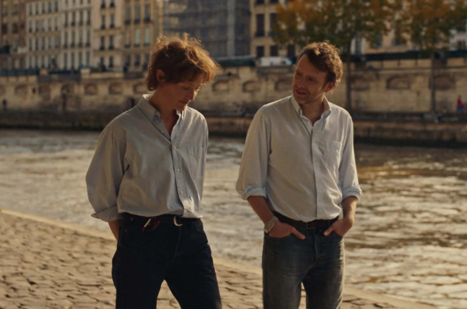 Vicky Krieps und Antoine Reinartz als Clémence und Laurent in "Love Me Tender" von Anna Cazenave Cambert