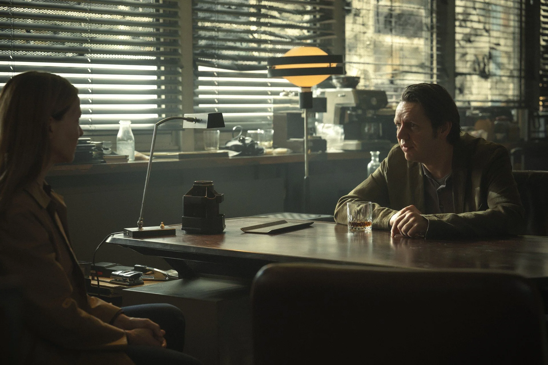 "Corpus Delicti" von Lena Stahl mit Hannah Herzsprung und Damian Harding