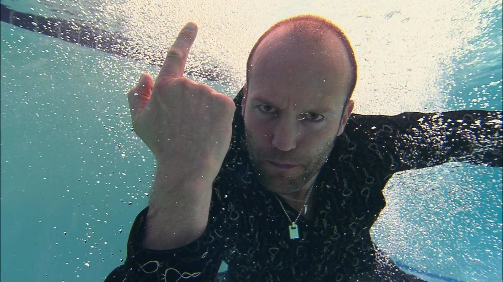 Jason Statham als Chev Chelios in "Crank" Brian Taylor, Mark Neveldine