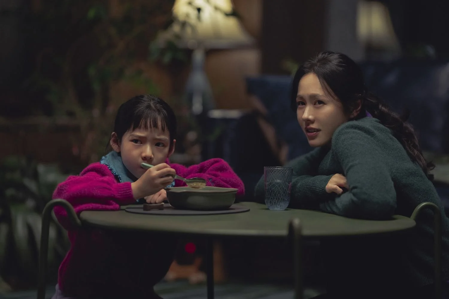 Son Ye-jin als Lee Mi-ri in "No Other Choice" Park Chan-wook