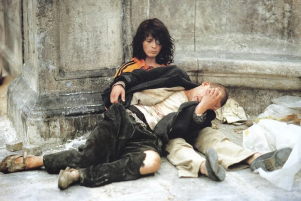 Juliette Binoche und Denis Lavant als Michèle und Alex in "Die Liebenden von Pont-Neuf" "Les Amanats du Pont-Neuf" Laos Carax