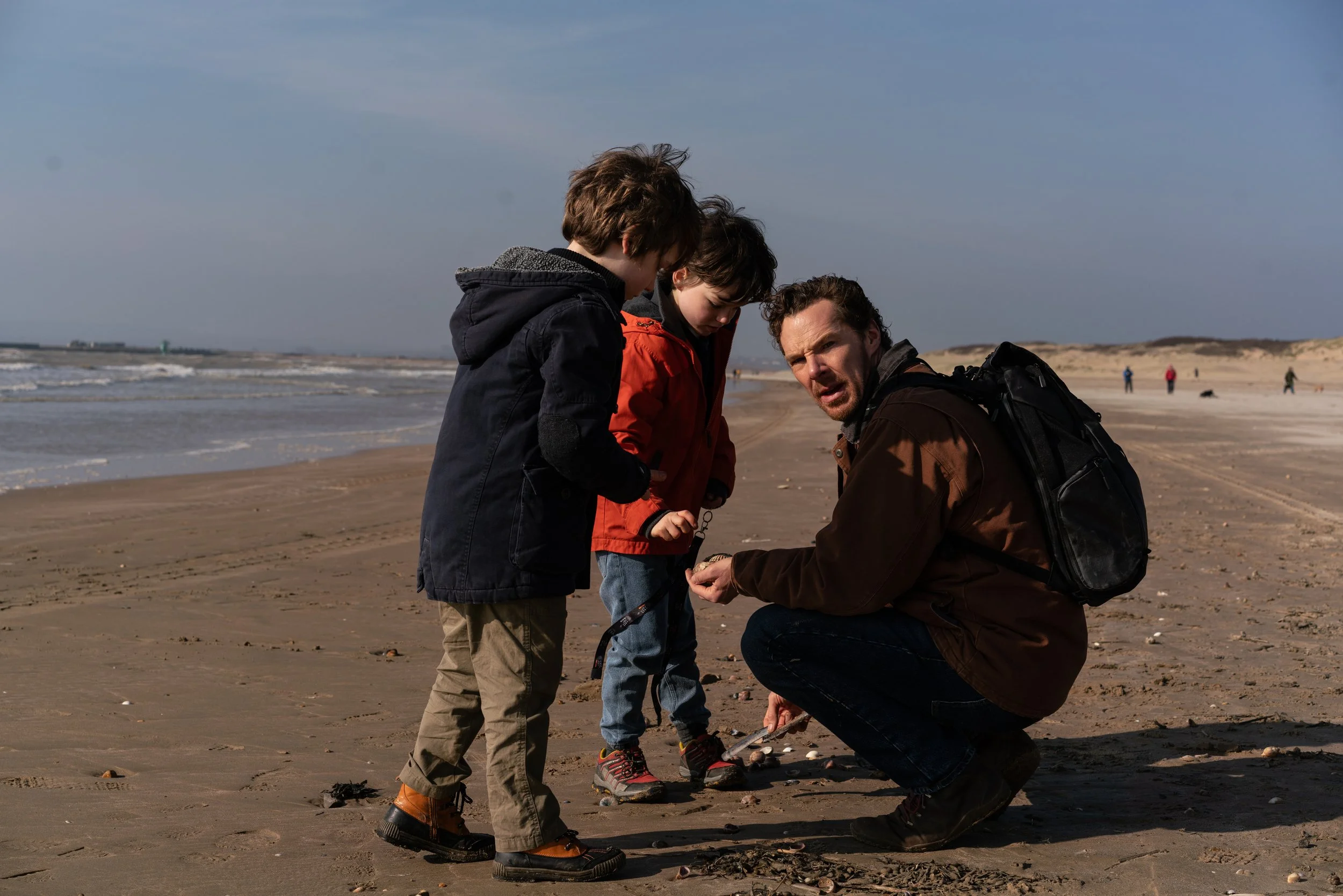 Filmfoto "Das Ding mit Federn" von Dylan Southern mit Benedict Cumberbatch