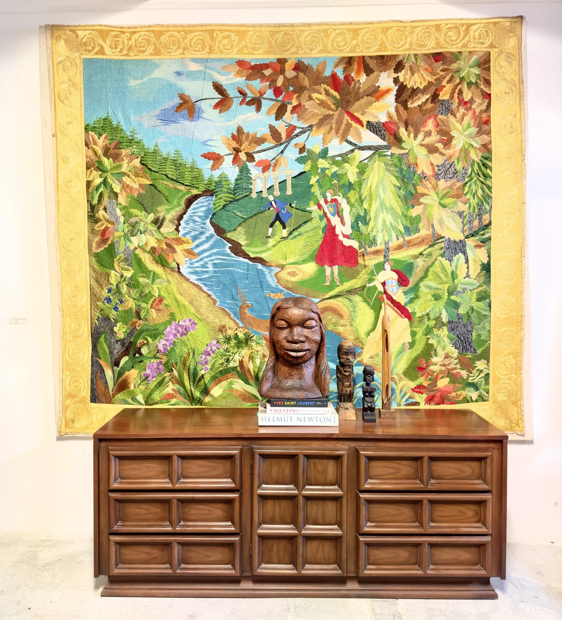 WHAT WE LOVE AT THIS VERY MOMENT! OUR SILK EMBROIDERED TAPESTRY.