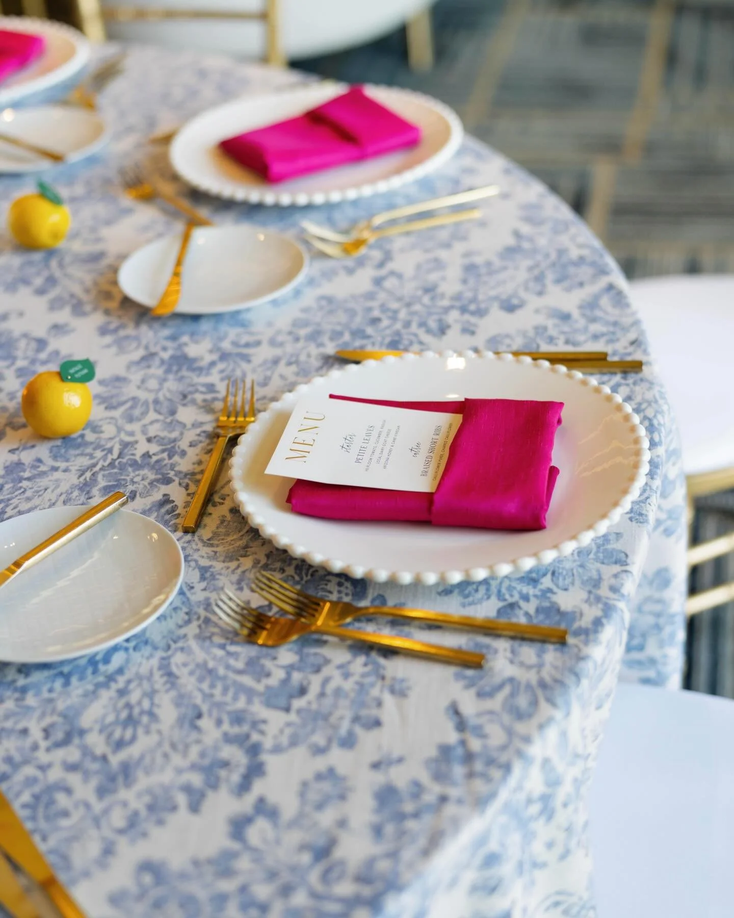 A little something blue 💙🥂

Venue: @azbiltmoregolf 
Floral: @whitehousedesignstudio 
Rentals: @eventrentsaz @epicpartyteam @quest_events @primrentals 
Paper Suite: @celebrationsinpaper
Photo: @ashleyraephotography 
Cake: @ruzecakehouse