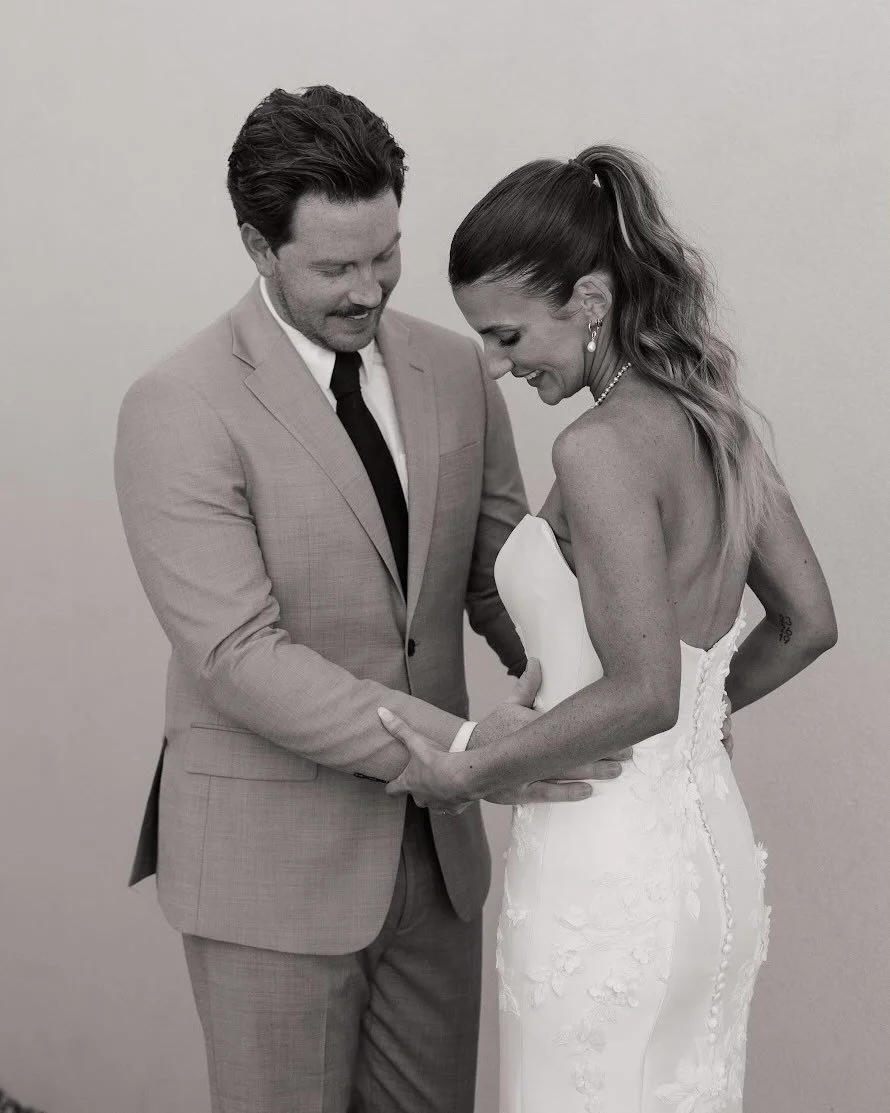 A few of the moments that made the day feel like theirs&mdash;the kind you&rsquo;ll always come back to. 🤍

Venue: @andazscottsdaleweddings 
Photography: @sydmanwaringphoto 
Floral: @stoddardfloralandco 
Rentals: @eventrentsaz