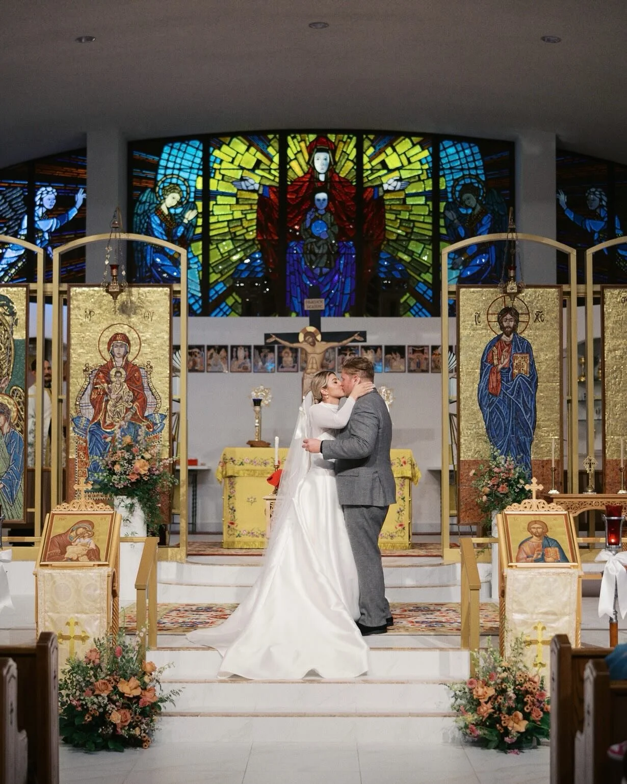 The most meaningful details are often the ones rooted in tradition&mdash;thoughtfully woven into a day that feels completely your own.

Venue: @phxart 
Floral: @plumstudios.co 
Photography: @vietqphotography
Rentals: @letsbashevents @brighteventrenta
