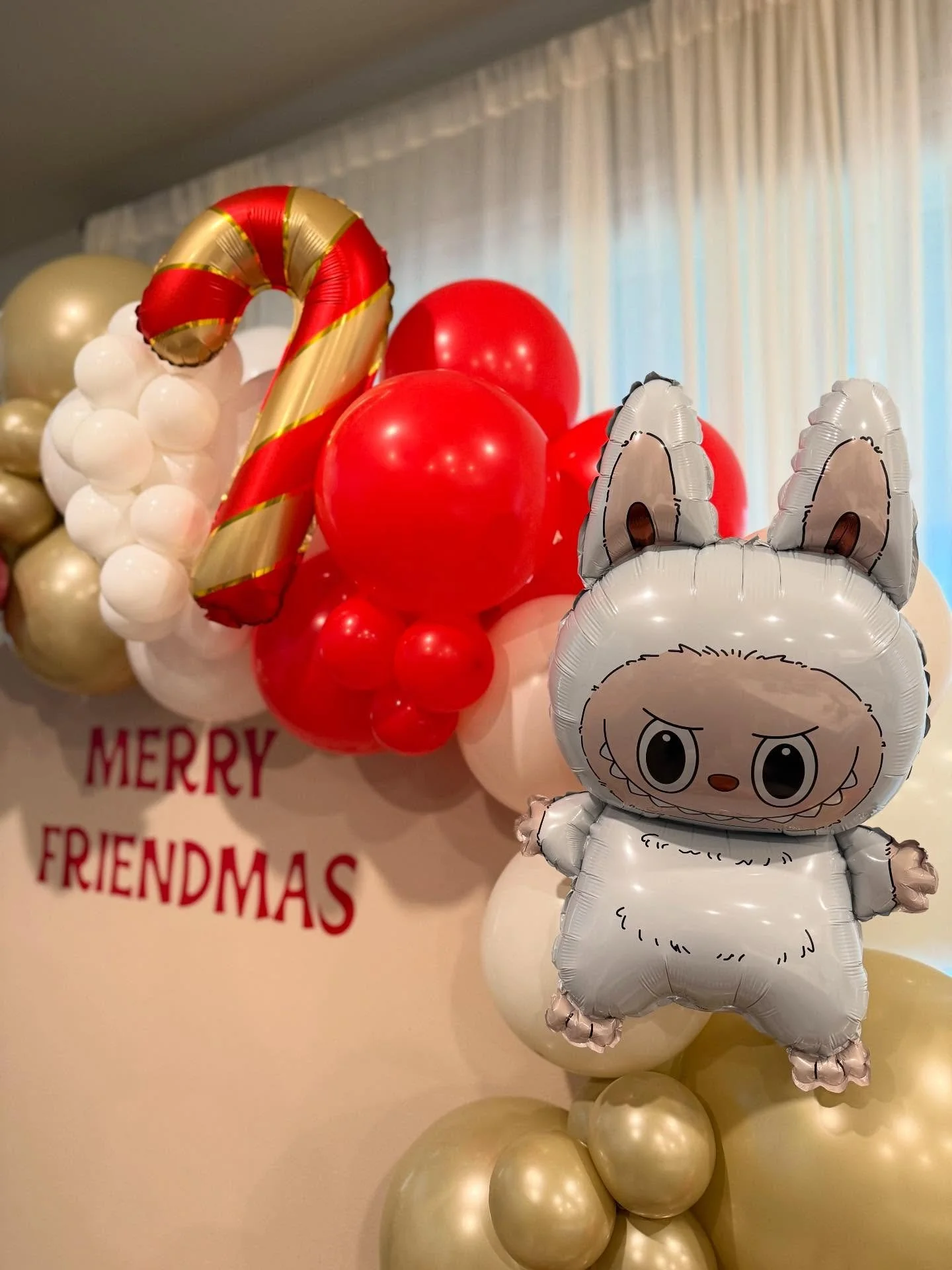 Merry Friendmas🎄🎅🏼

Christmas party for the girls, labubu style! 

#talkpartytomeballoons #balloons #balloonartist #labubu #smallbusinessowner