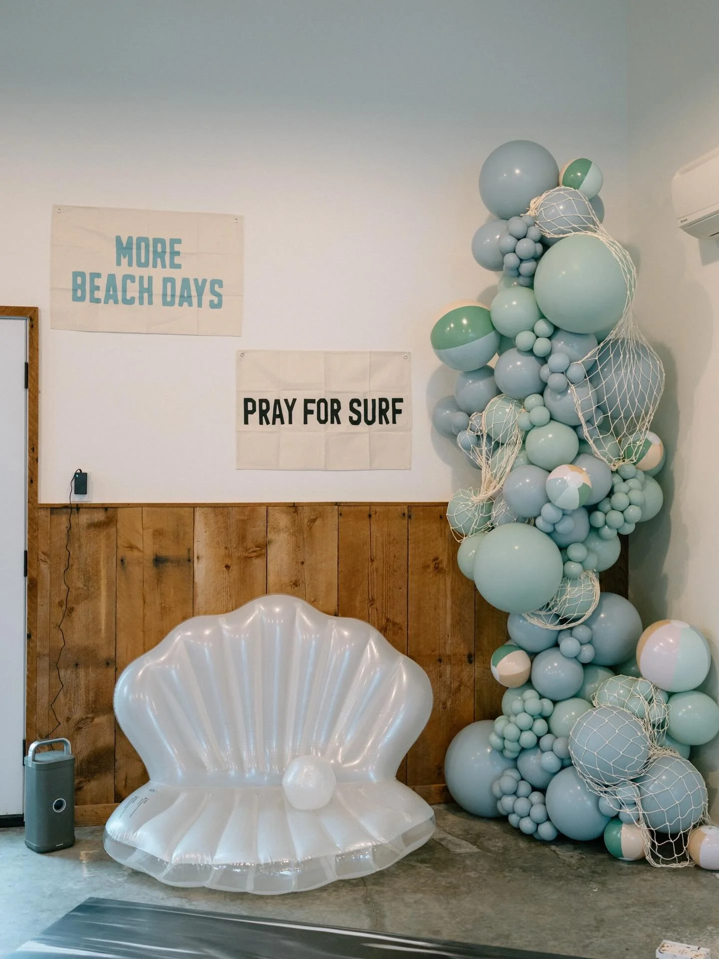 Yeehaw! Pilates but make it coastal cowgirl 🐚🌊

So fun getting to decorate for this pop up event! Shoutout to @zoe.wetherbee &amp; @emilyestenson for having me🤩

So special that Zoe chose to donate half of the funds to @thestensonfoundation, an am