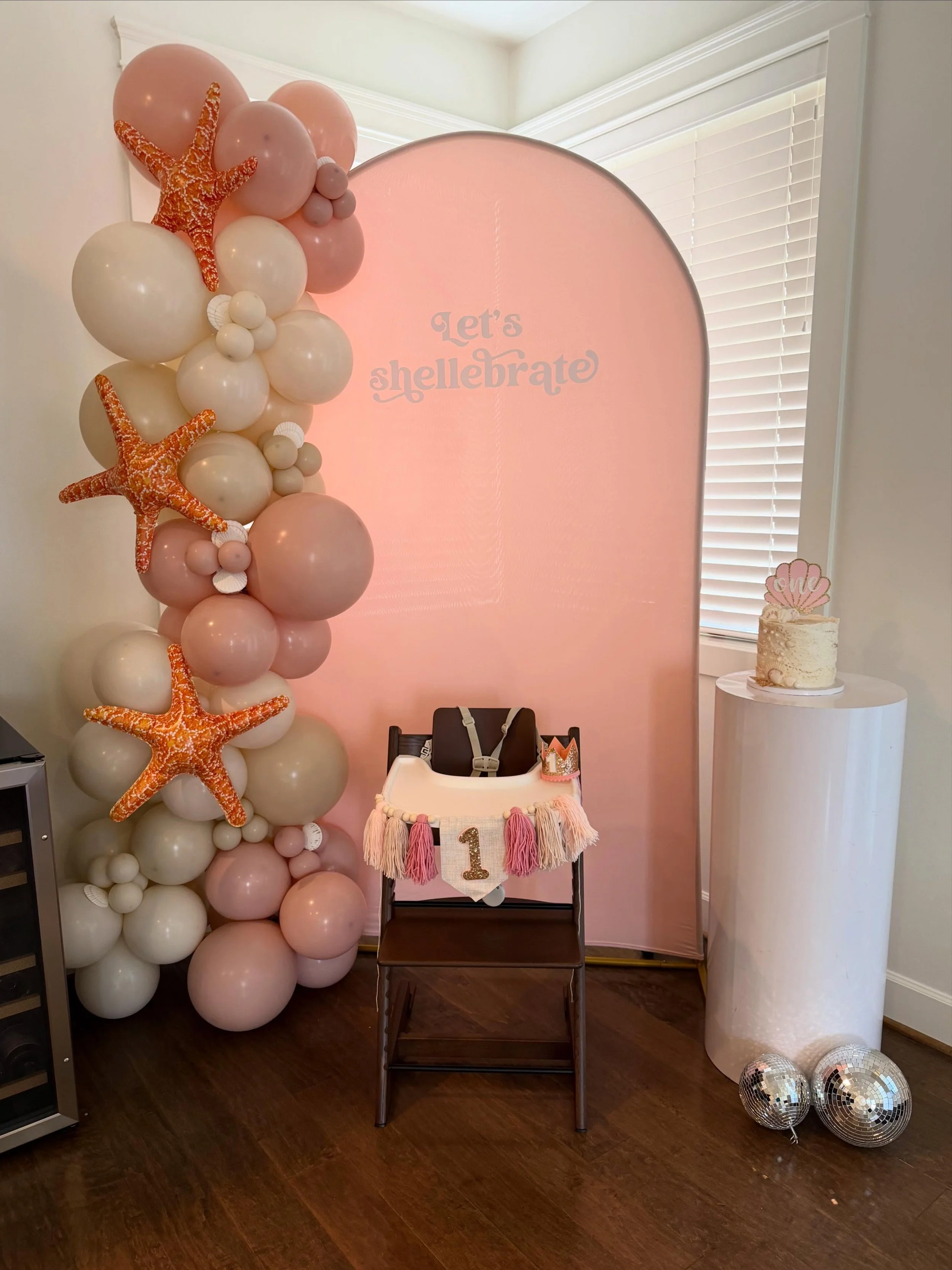 Let&rsquo;s Shellebrate🐚💕

#TalkPartytoMeBalloons #letsshellebrate #firstbirthday #BalloonArtist #BalloonBusiness