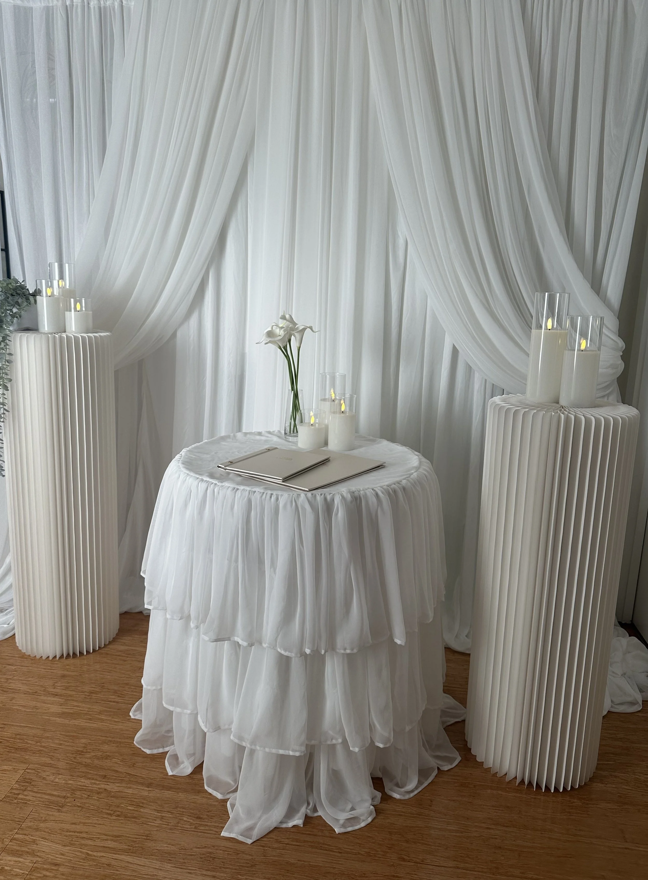 Tiered romantic ruffle round tablecloth for champagne tower or signing table