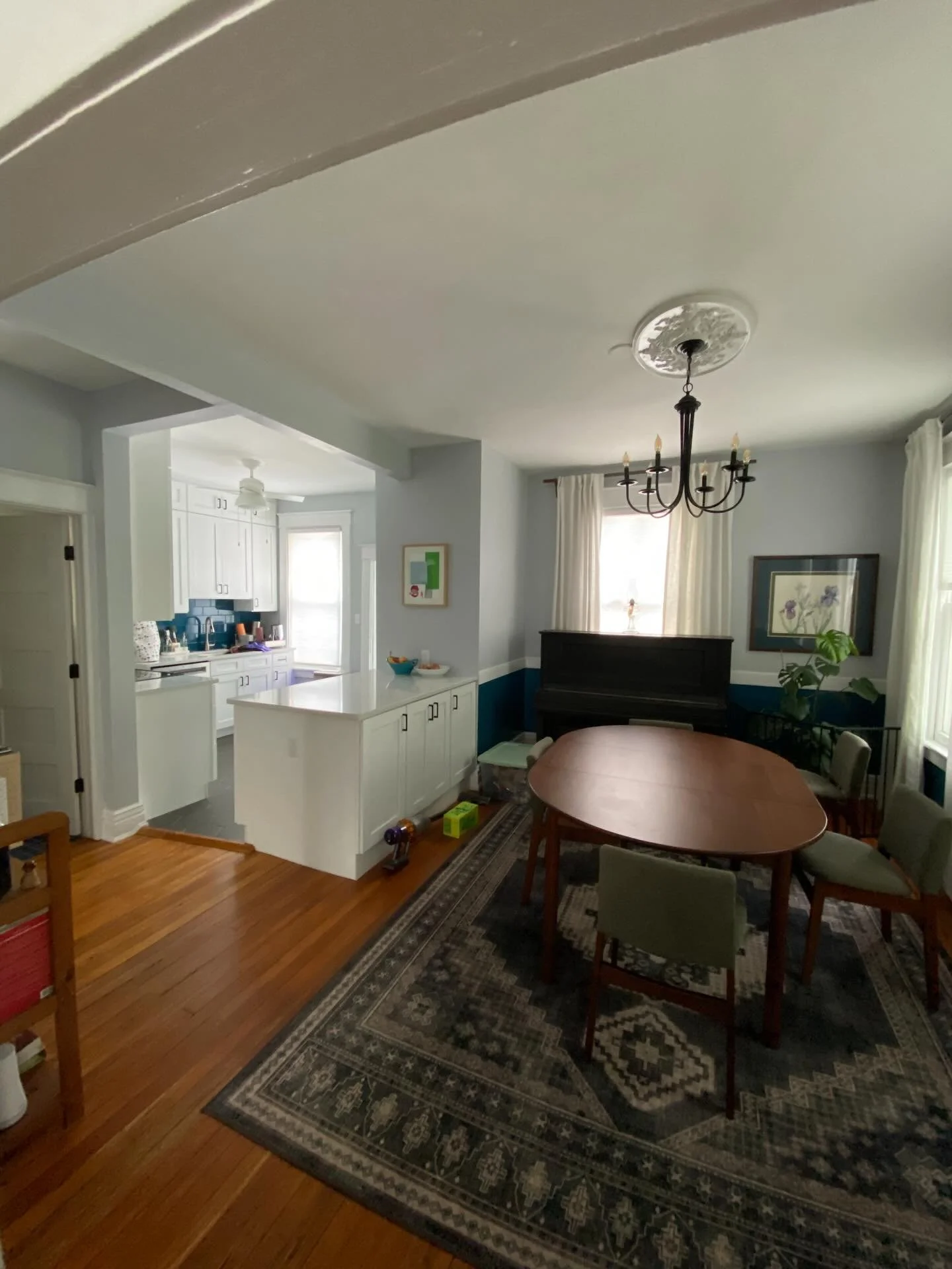 Nothing like some white cabinets and glossy teal tiles to brighten up our Easter weekend 🐣 
What colors come to mind when you think of Easter? Let us know and we might try to persuade a client to add it into their remodel! Jk&hellip; maybe.

Peep *E