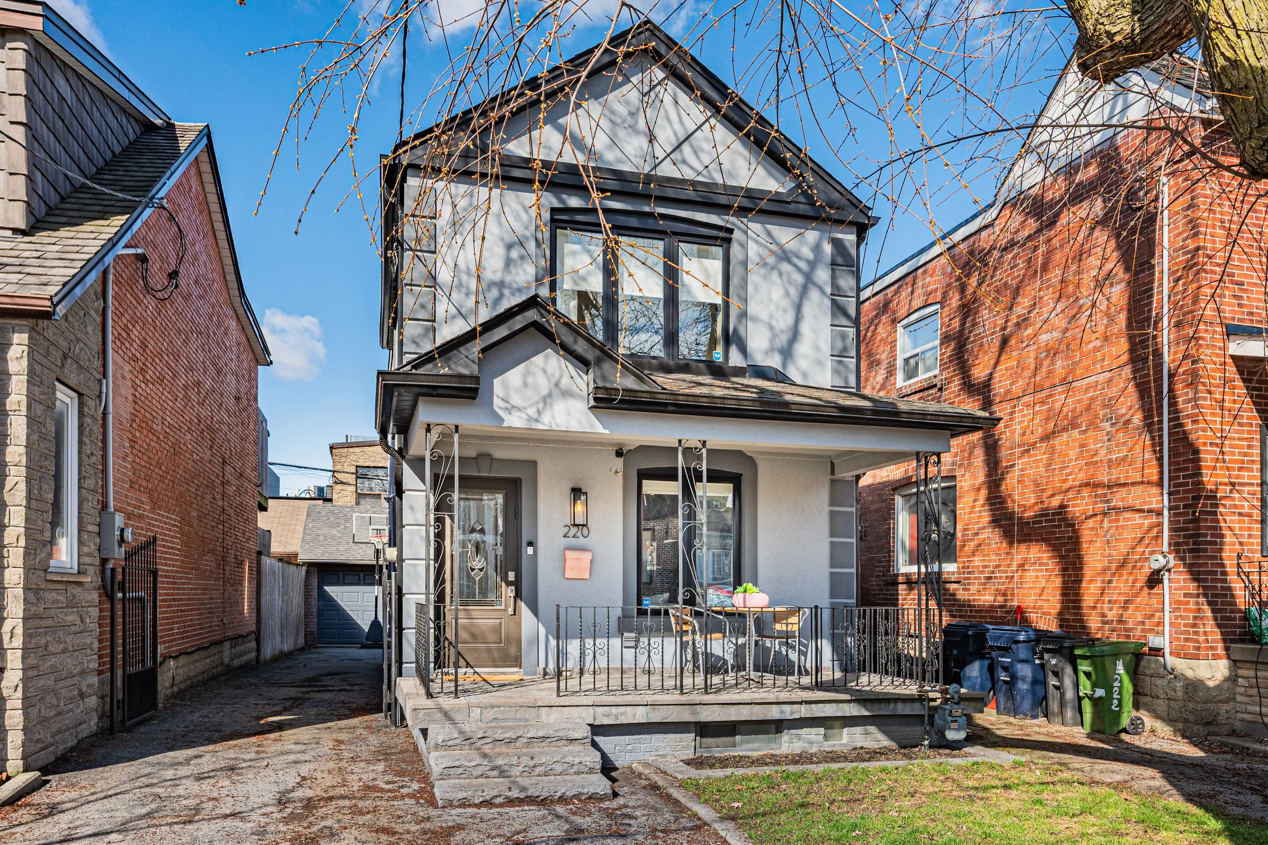 200 Robina Ave-2.jpg