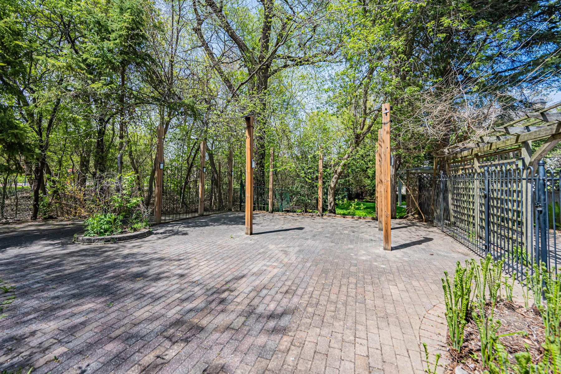 40 Donino Ave-13.jpg