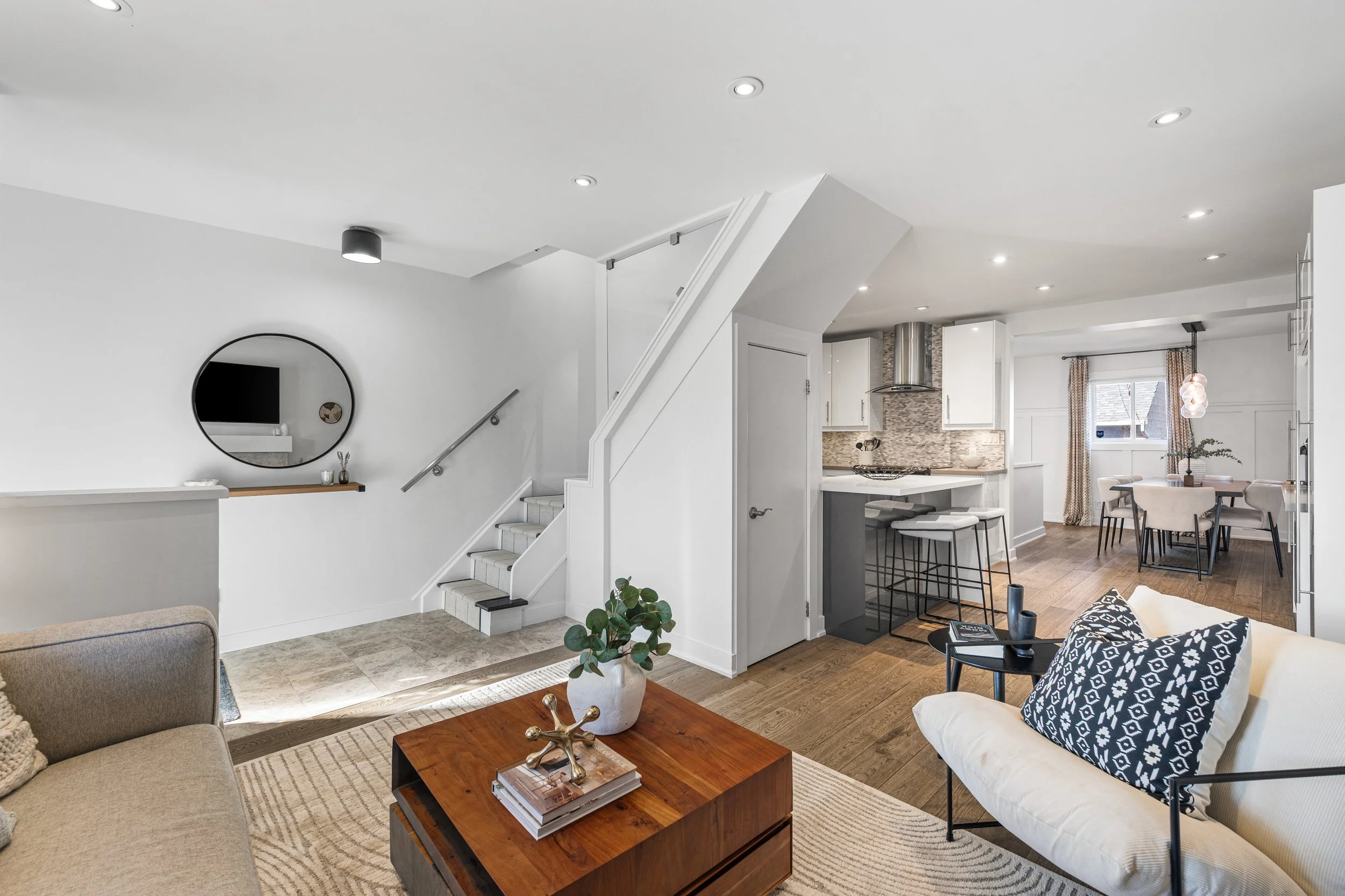 200 Robina Ave-7.jpg