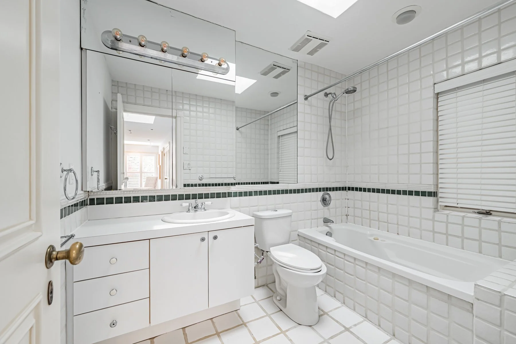 40 Donino Ave-68.jpg