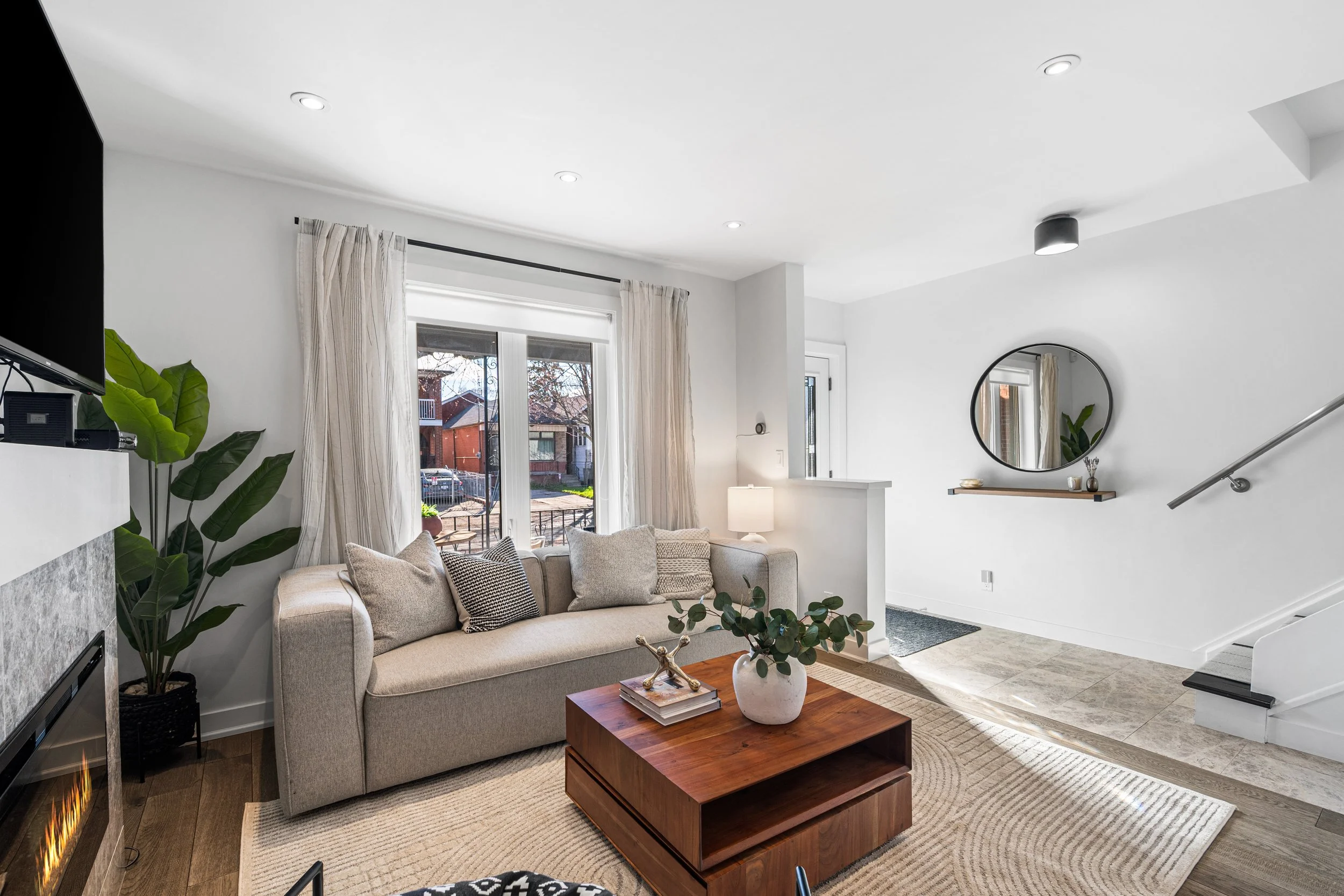 200 Robina Ave-6.jpg