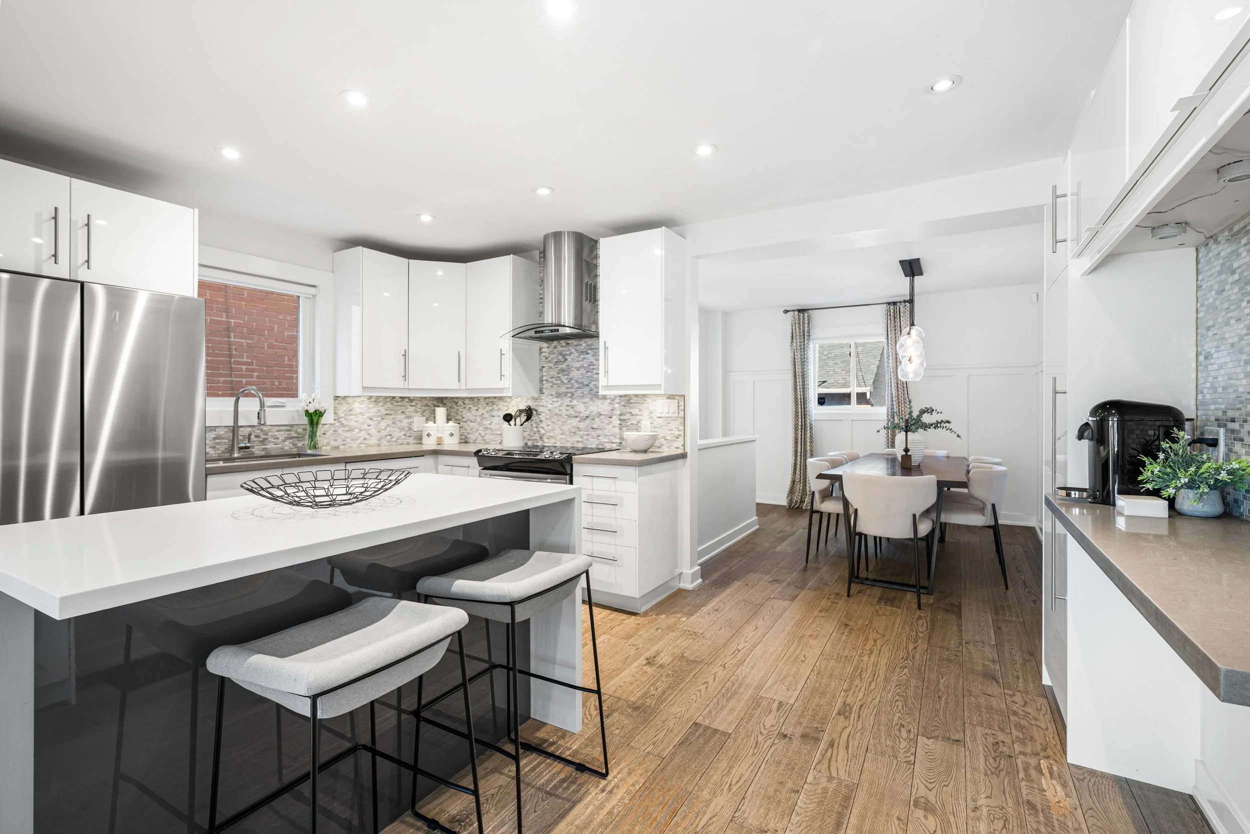 200 Robina Ave-13.jpg