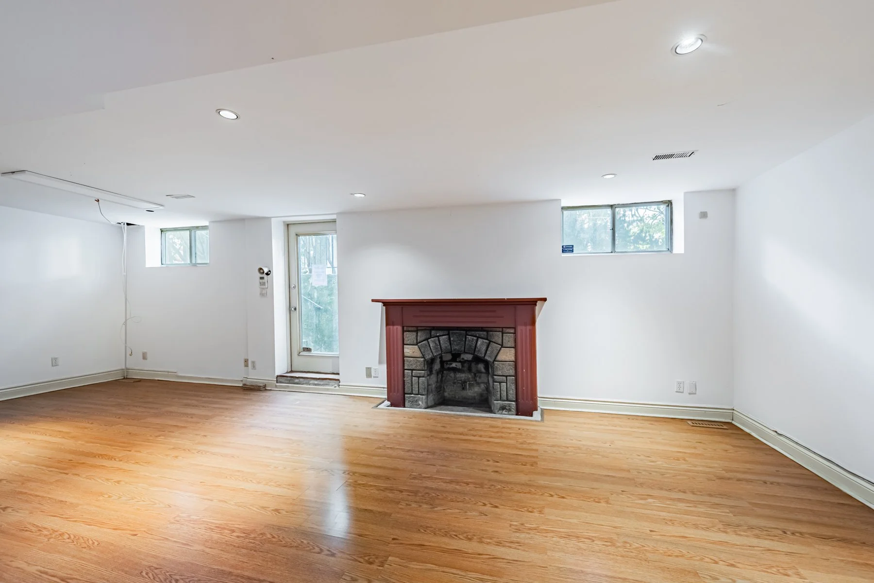 40 Donino Ave-69.jpg
