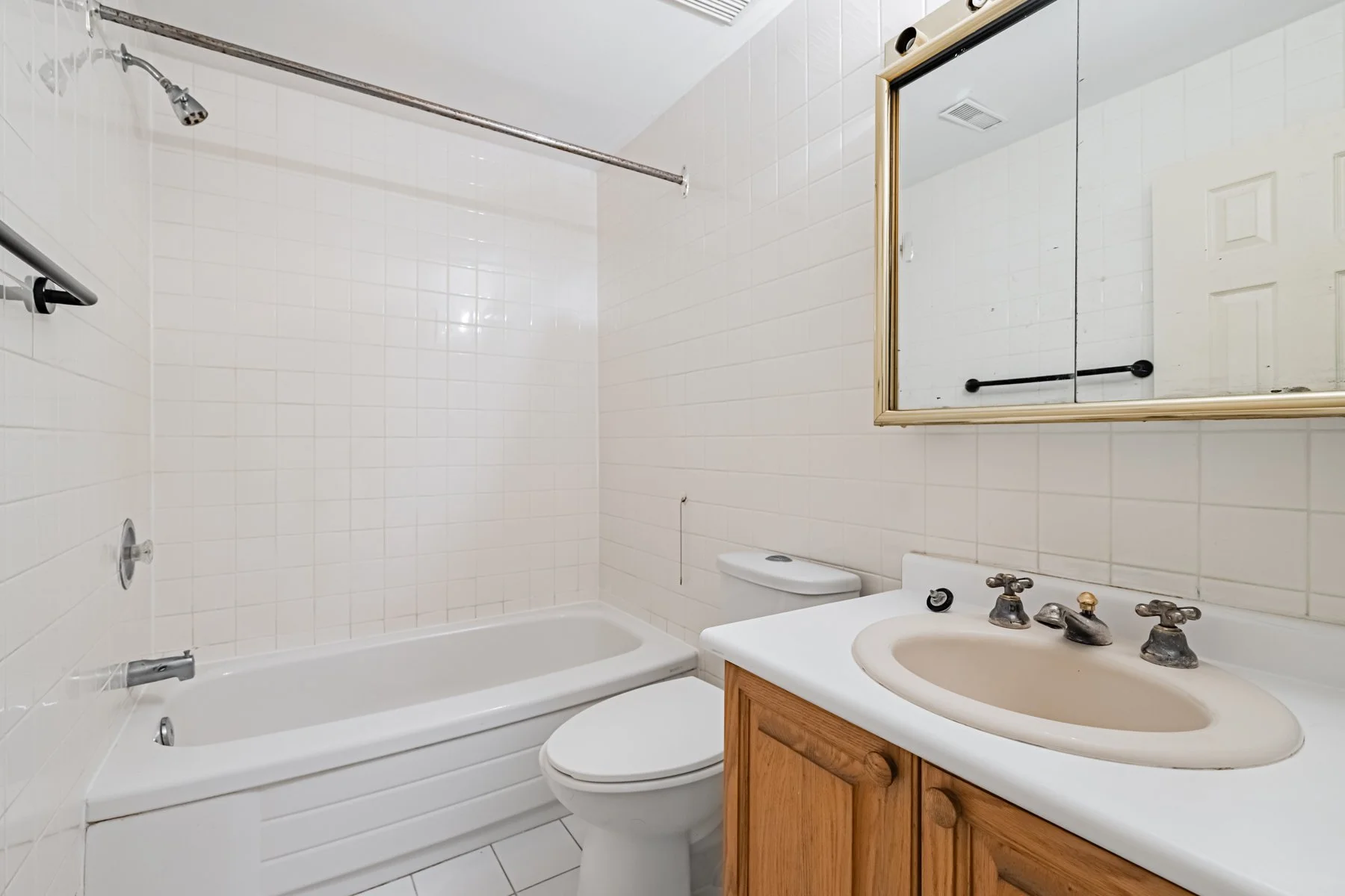 40 Donino Ave-74.jpg