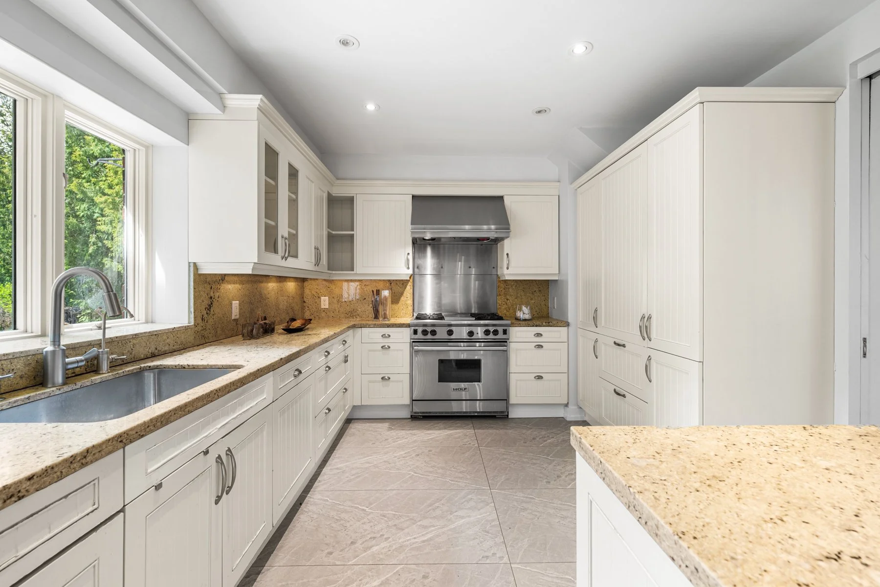 40 Donino Ave-32.jpg