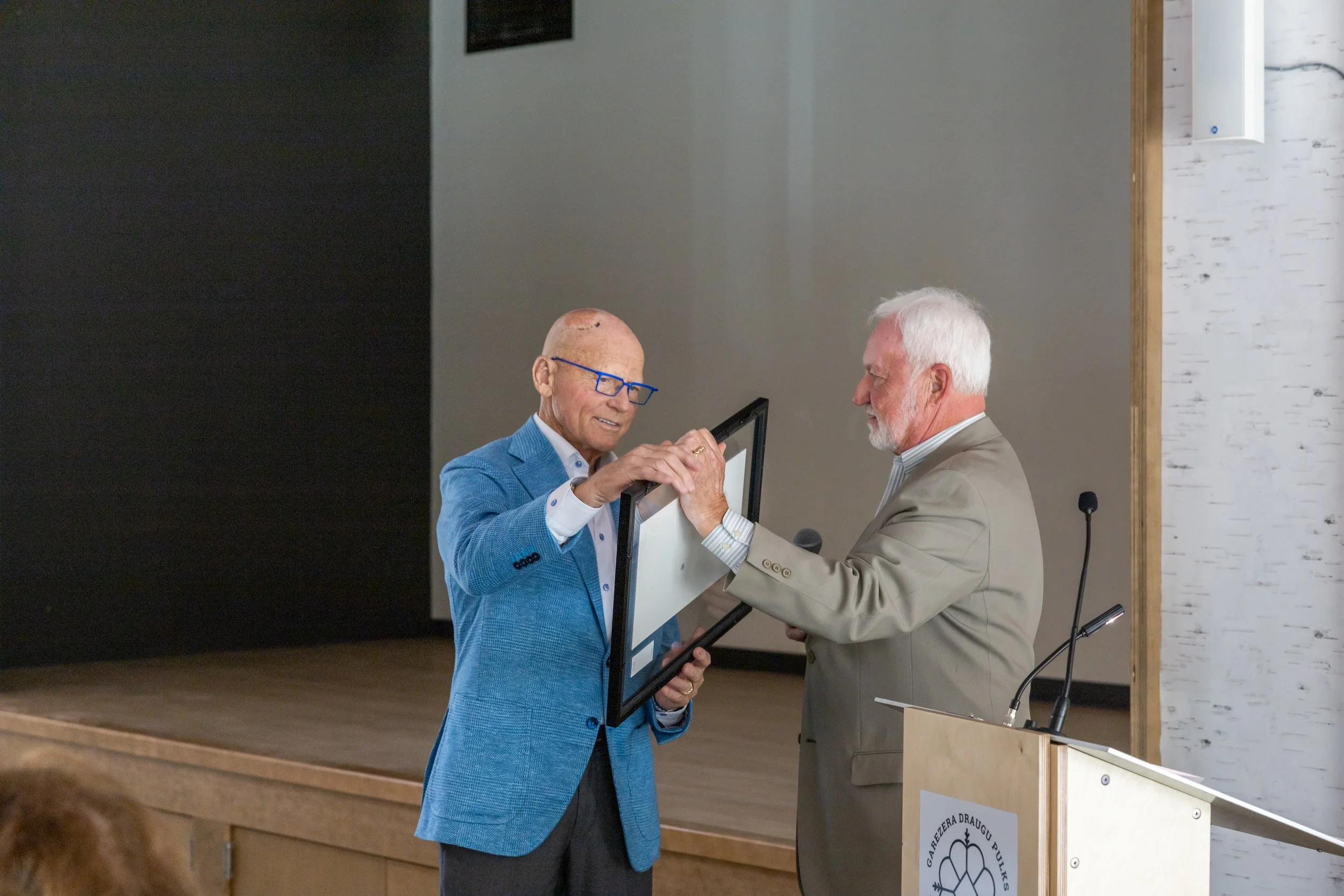Garezers Ribbon Cutting - IMG_5903.jpg