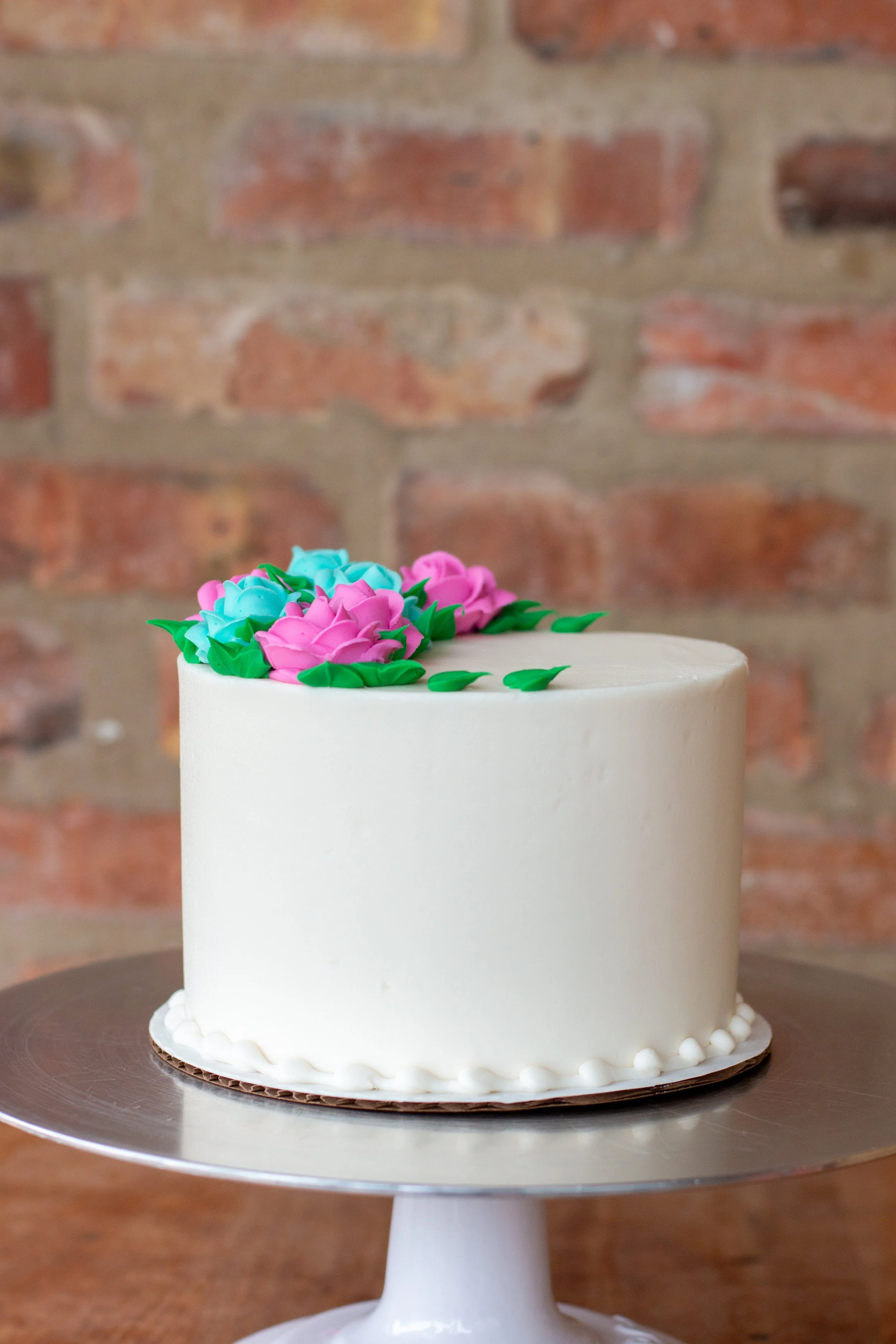 Defloured Bakery-Chicago-Flower Crescent Cake-1.jpg