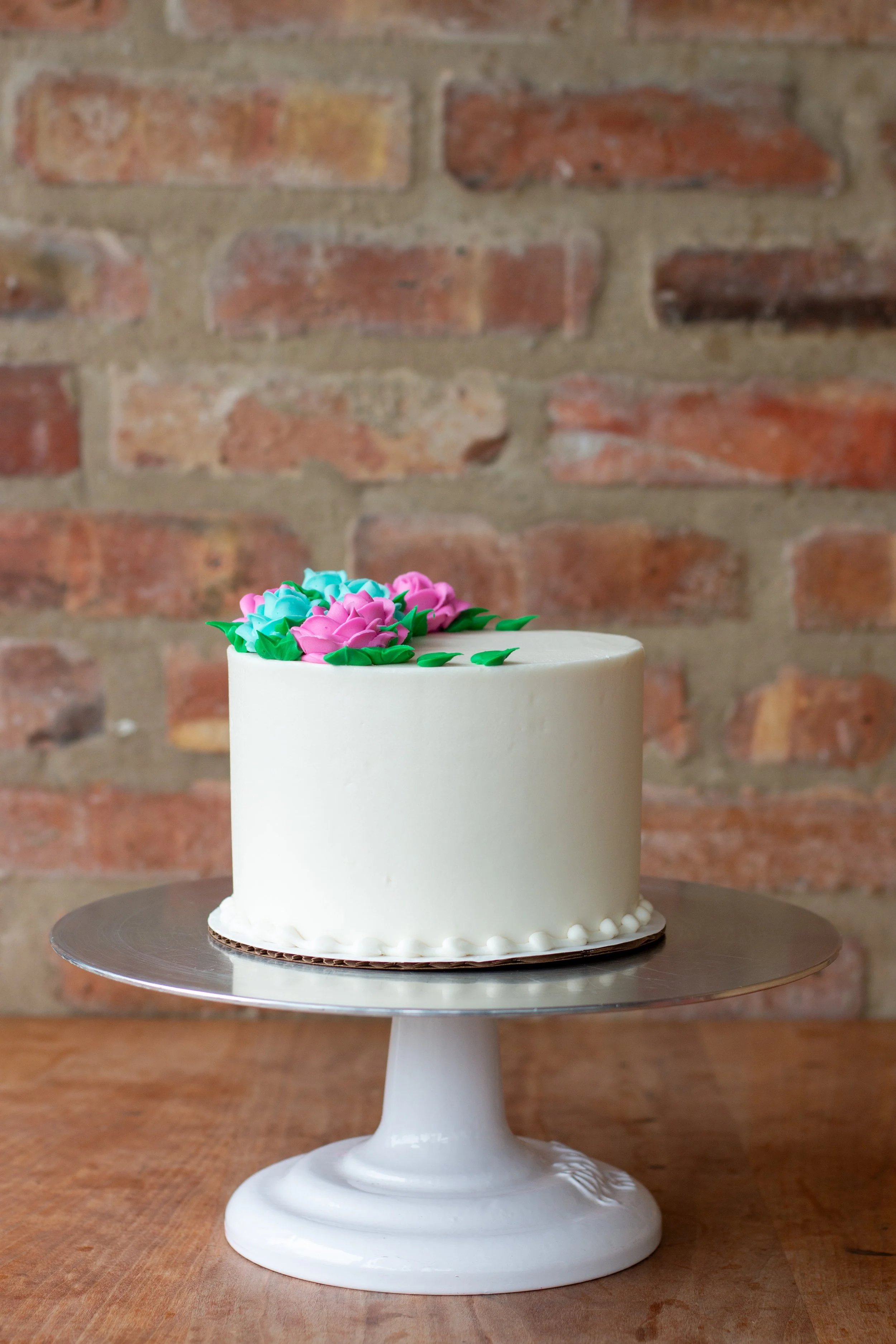 Defloured Bakery-Chicago-Flower Crescent Cake-3.jpg