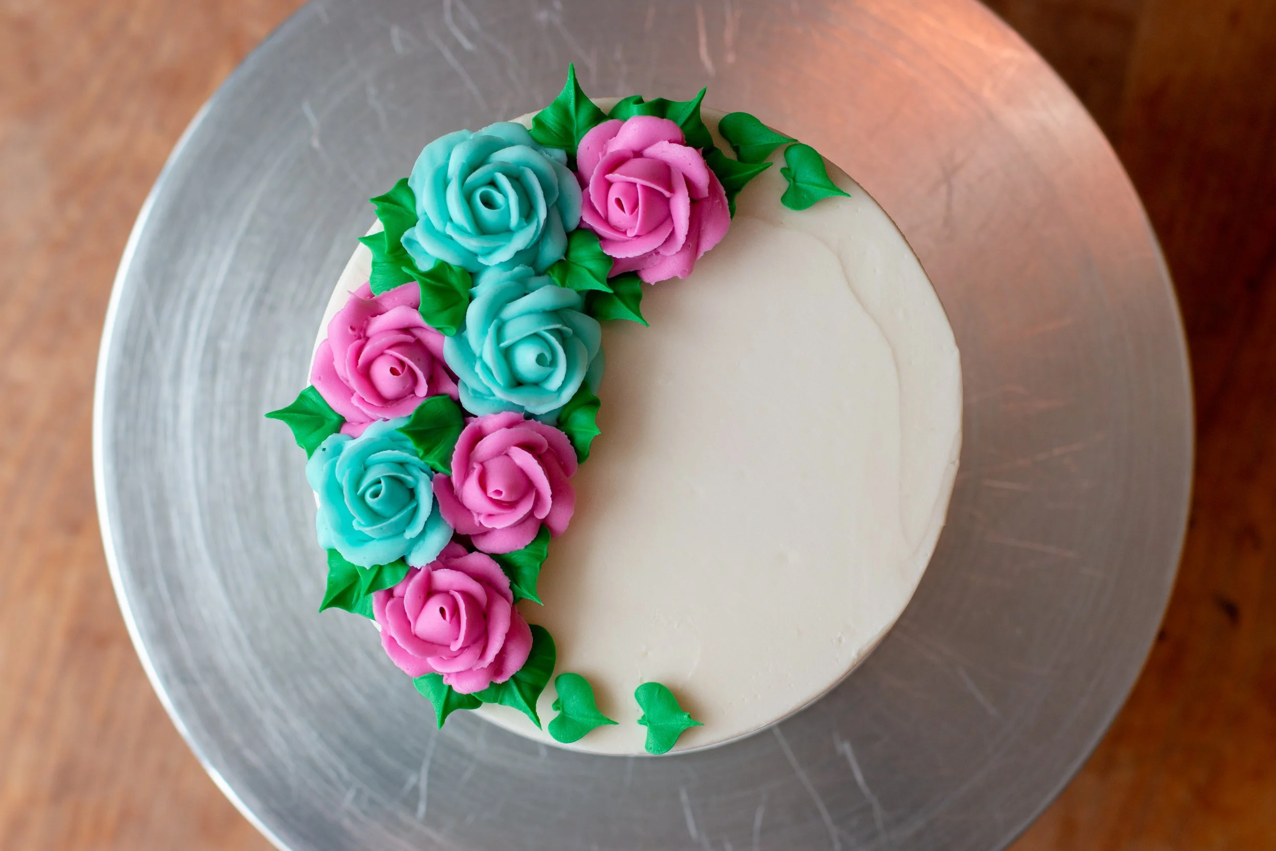Defloured Bakery-Chicago-Flower Crescent Cake-6.jpg