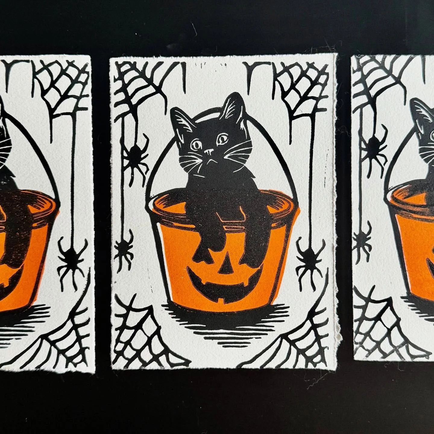 I&rsquo;ve been in the mood to make some Halloween prints. 🎃 

&mdash;&mdash;-

#linocut #printmaking #print #printmaker  #artistsofinstagram  #reliefprint #linoprinting #womanprintmaker #printmakingforthepeople #getimprinted #printmakersofinstagram