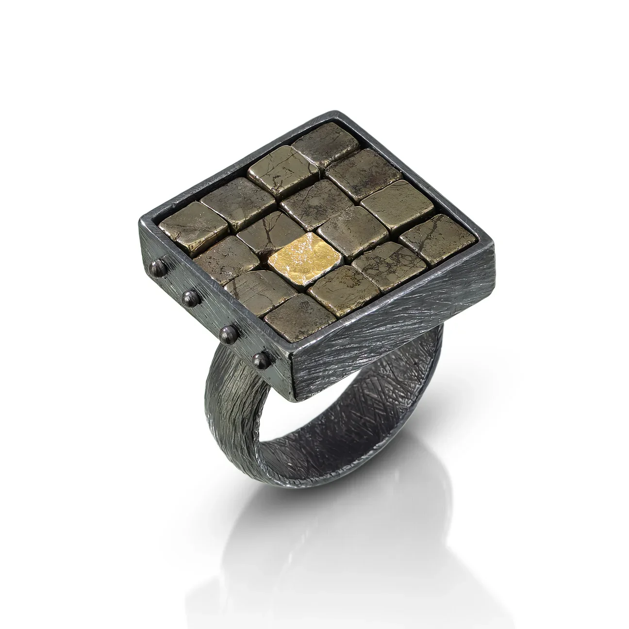 Carved 4x4 Grid Ring