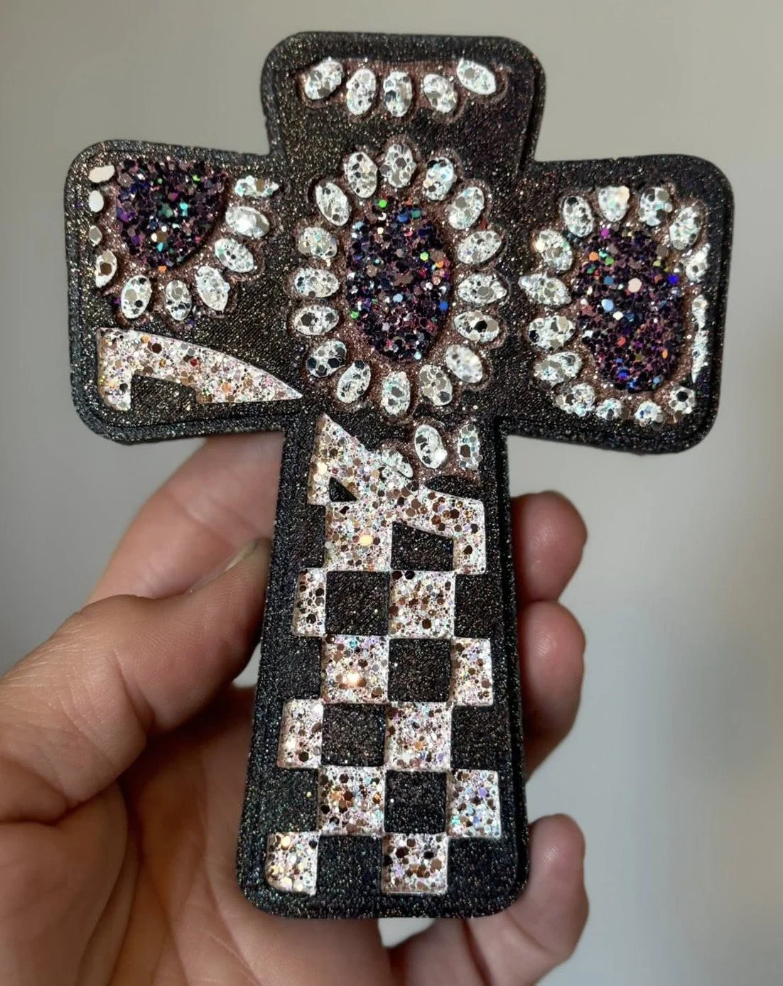 Cocho, checkered cross