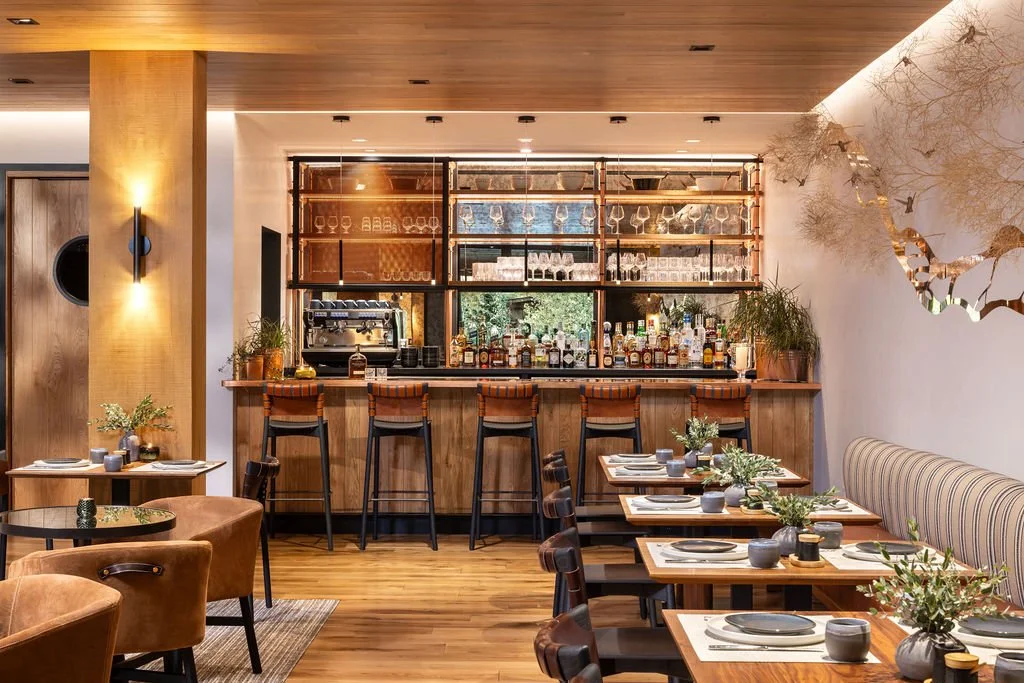 Lunch_Bar_Scene.jpg