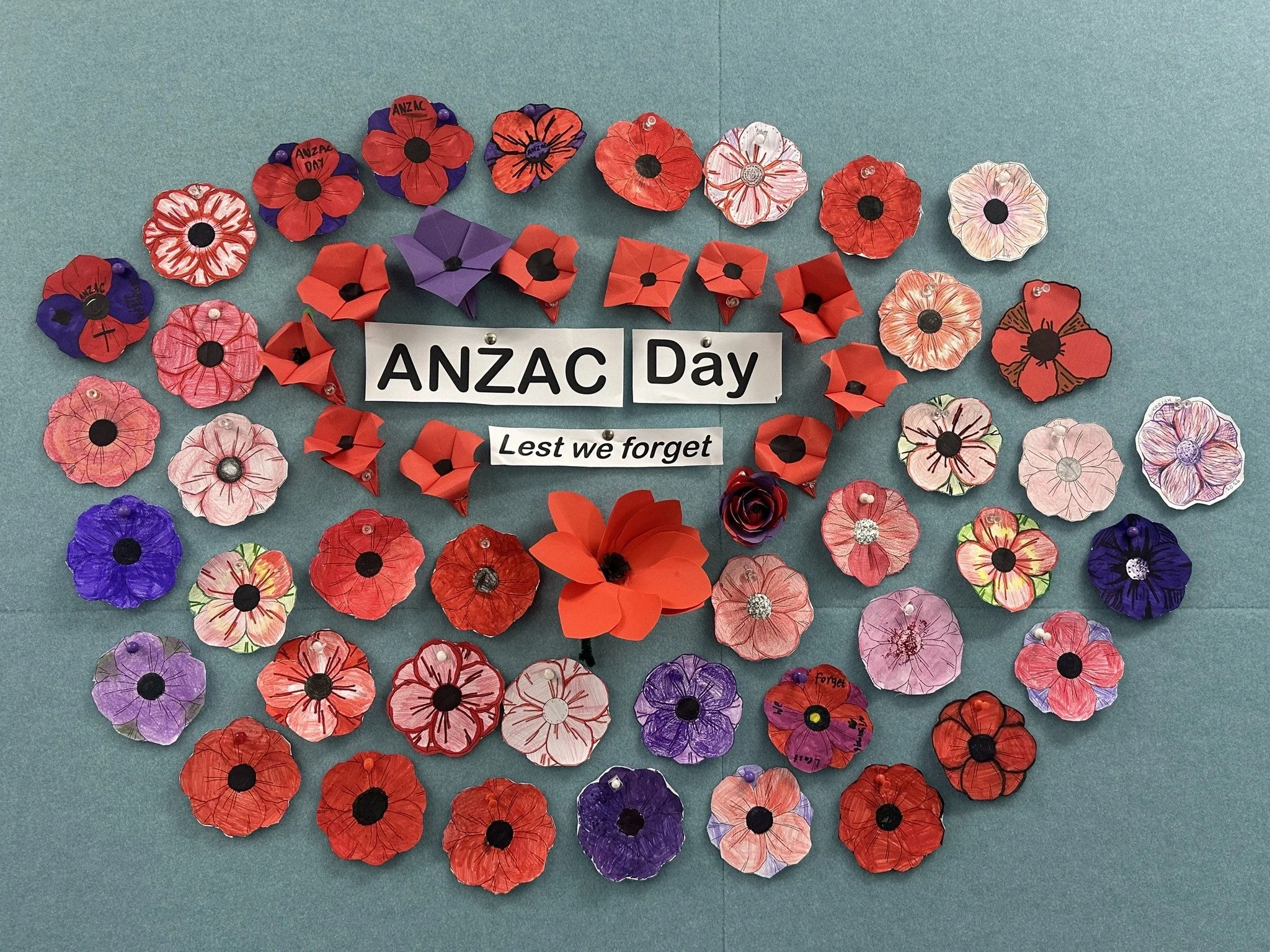 🌺 In Visual Arts at our Mambourin campus, our students have been exploring the meaning of ANZAC Day, creating their own poppies in remembrance. Each piece now forms part of our school display, honouring those who served and sacrificed.