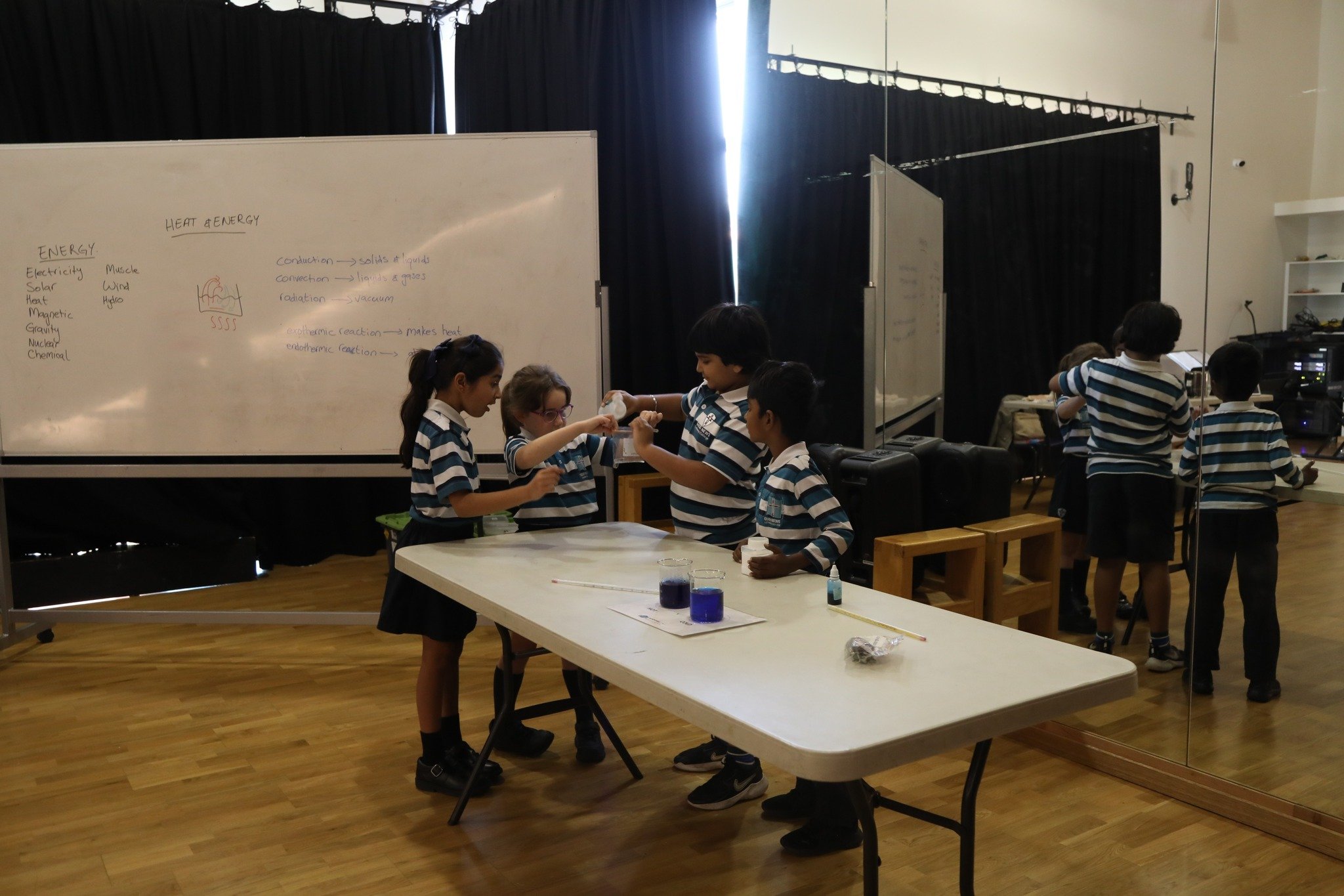 On Thursday last week, our Year 3 students dived into the fascinating world of states of matter and heat transfer during an exciting incursion. Through hands-on experiments and demonstrations, they explored how matter changes under different conditio