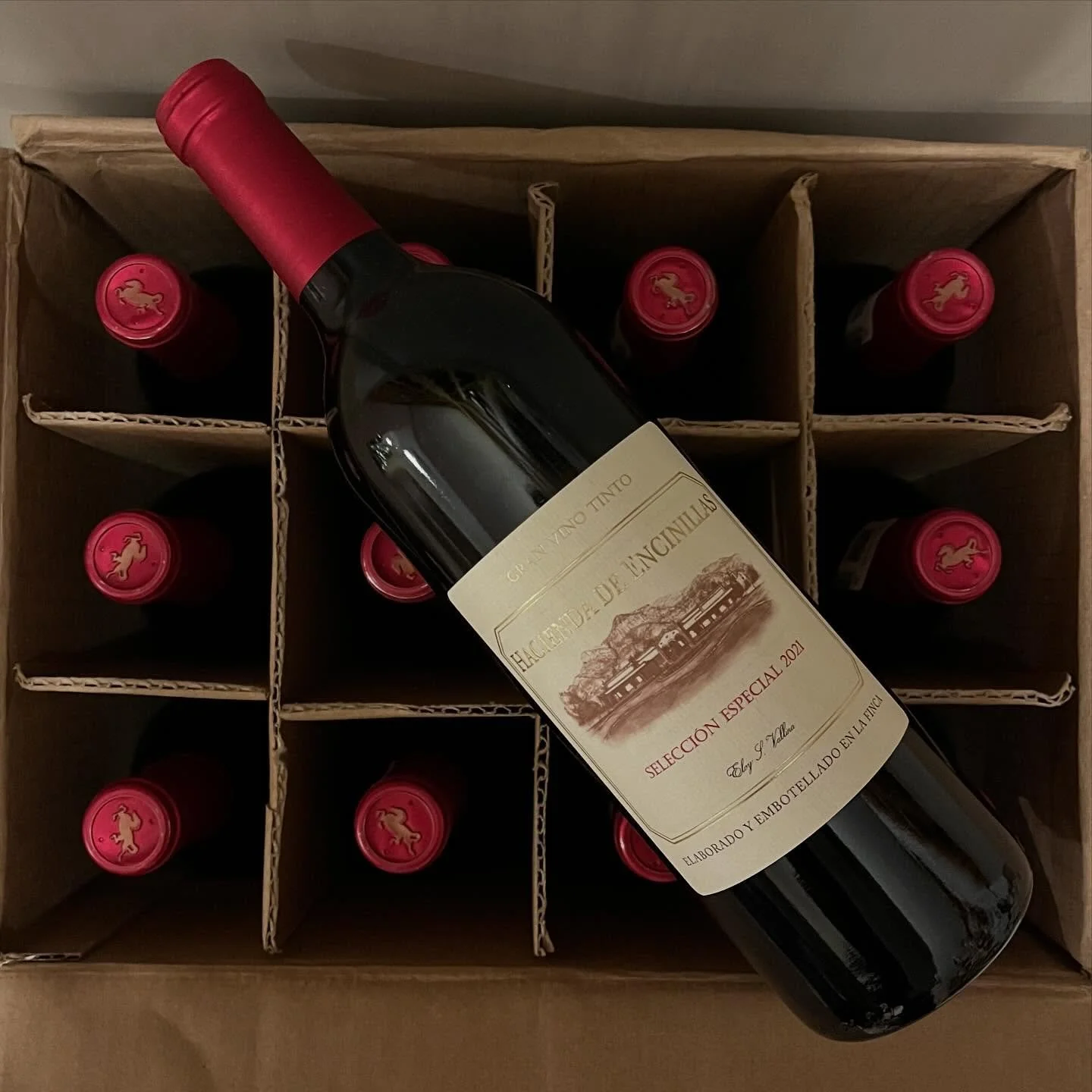 ✅ Los mejores vinos mexicanos y tambi&eacute;n los m&aacute;s selectos, como este vino &ldquo;Hacienda de Encinillas&rdquo;, de @encinillas.

📍Visita nuestra enoteca, dentro del @icuvimx.